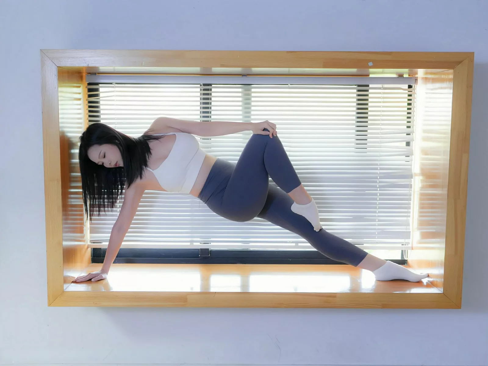 玫瑰我爱你性感白蓝瑜伽运动服紧身秀凹凸身材惹火绝美写真 第 63 张