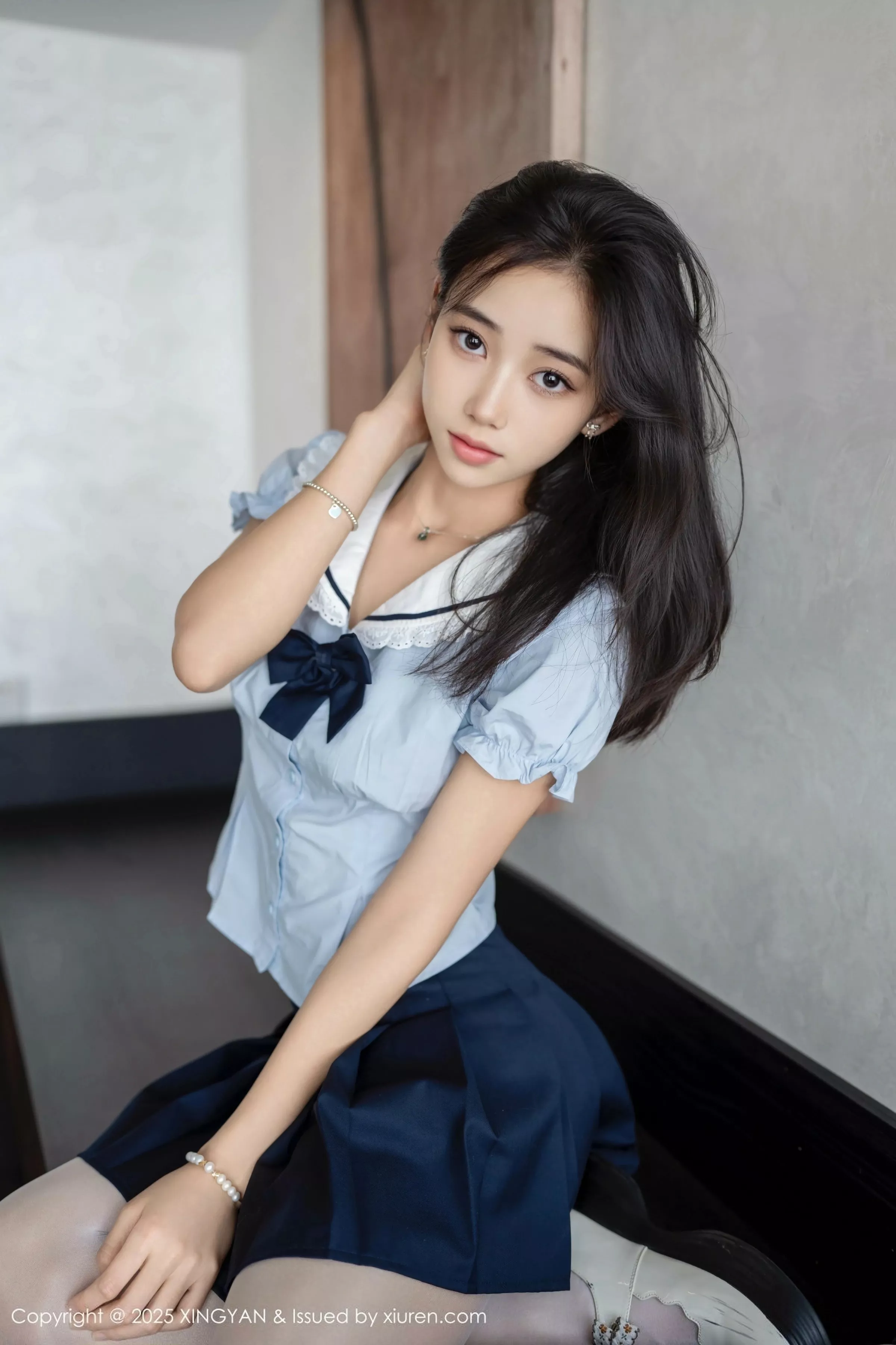 时安安性感深色短裙配超薄无内白丝秀柔美身姿绝美写真 第 2 张