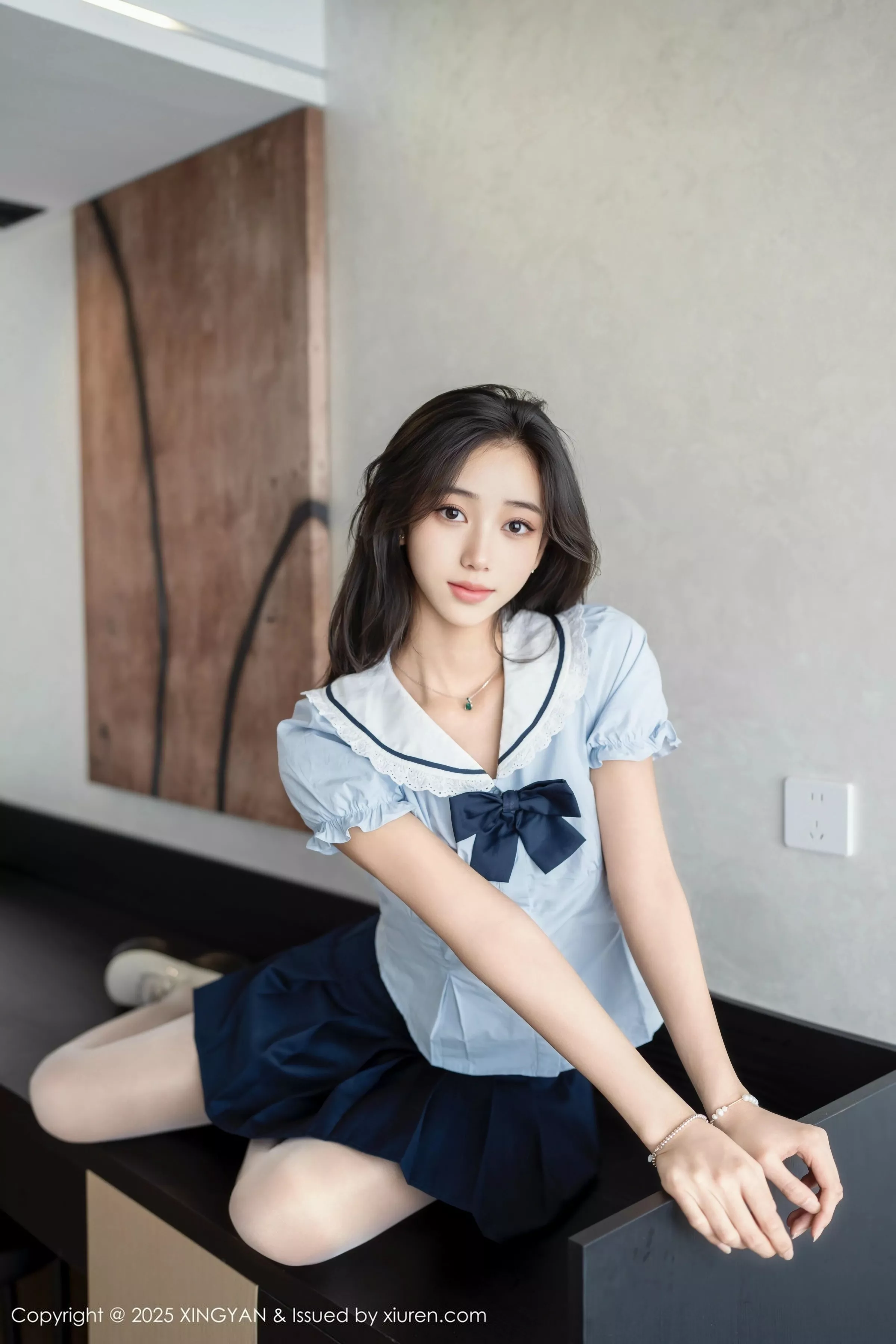 时安安性感深色短裙配超薄无内白丝秀柔美身姿绝美写真 第 3 张