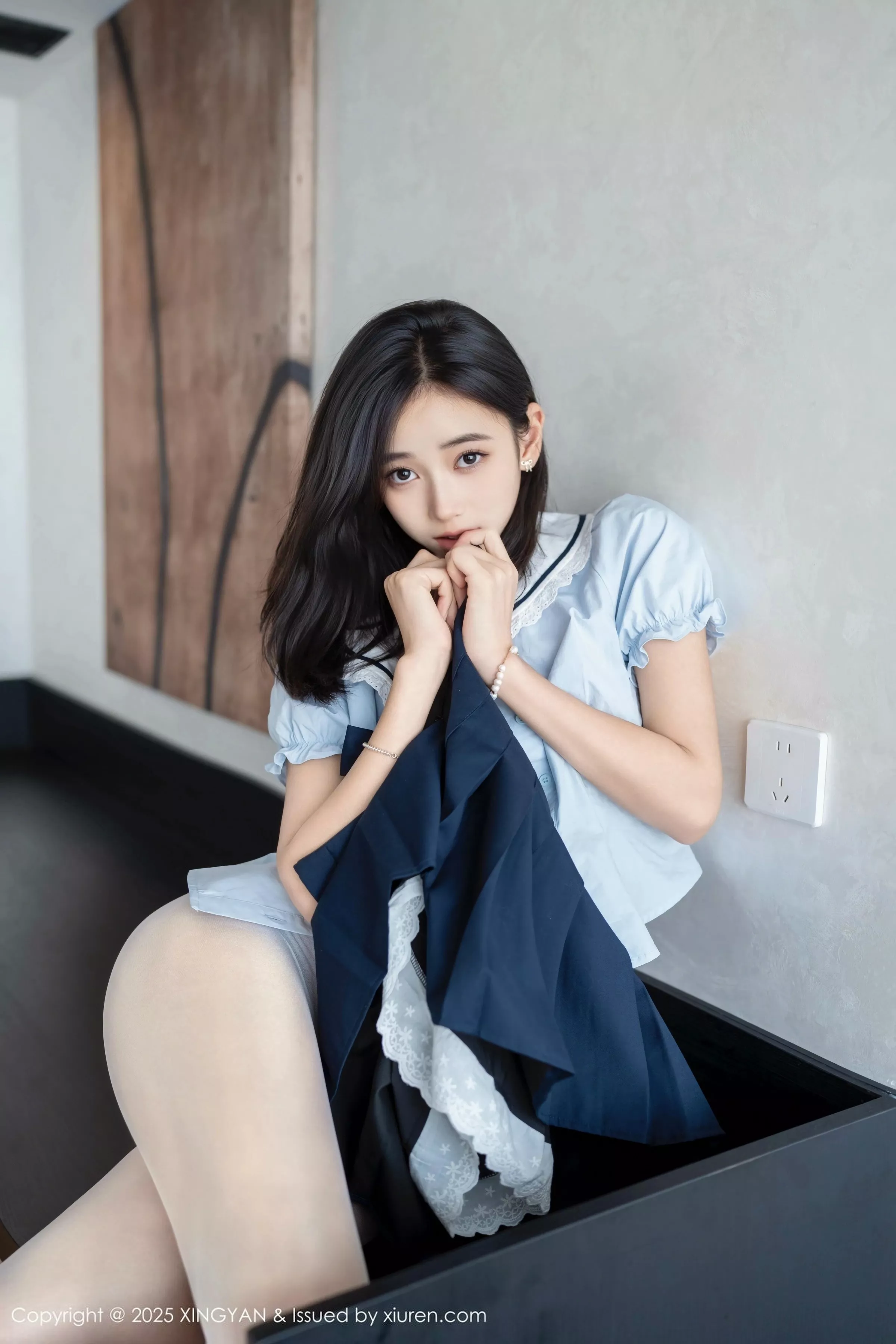 时安安性感深色短裙配超薄无内白丝秀柔美身姿绝美写真 第 36 张
