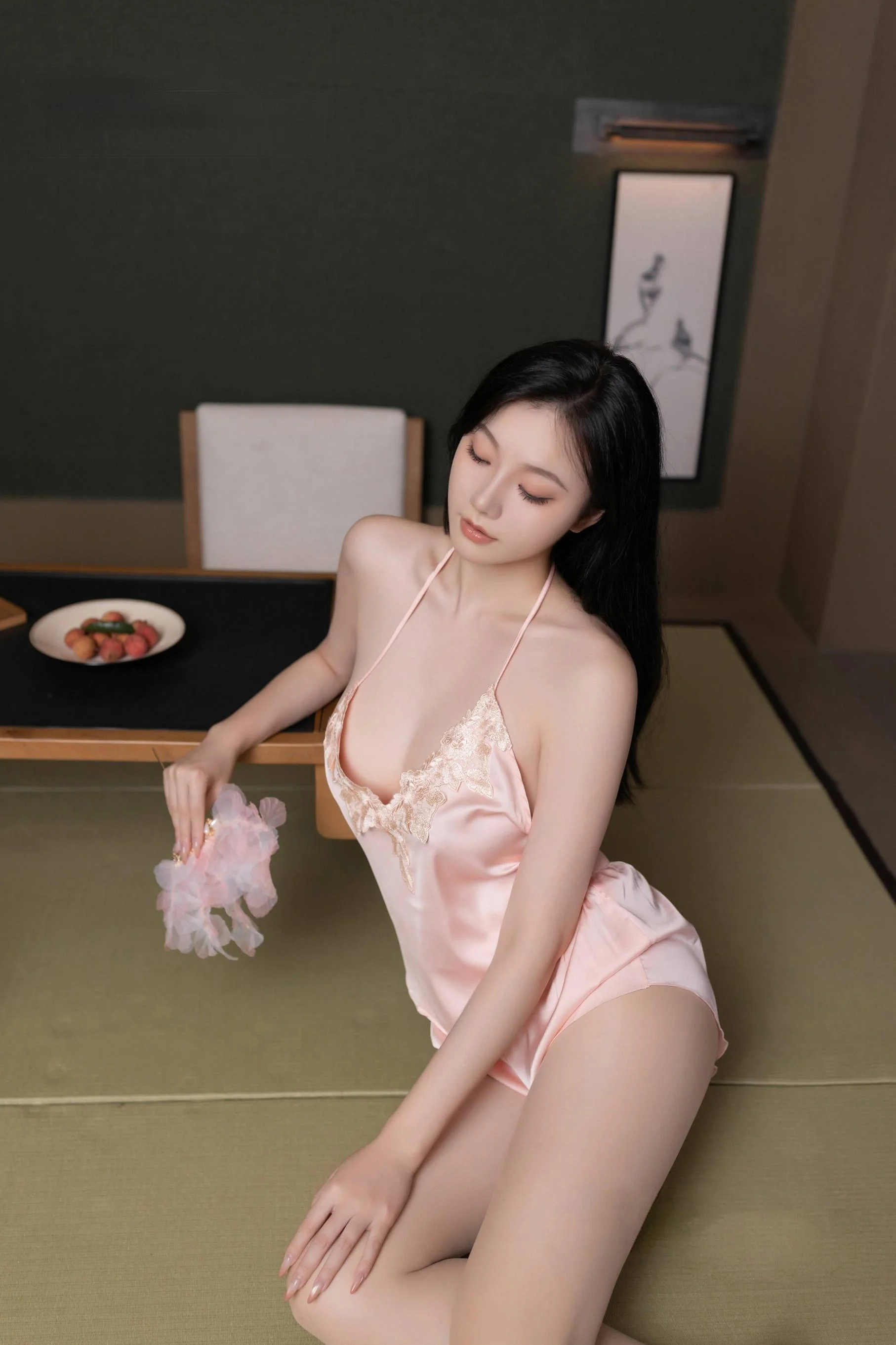 [秀人付费] 安然anran 诱人私拍福利 粉肚兜 第 20 张