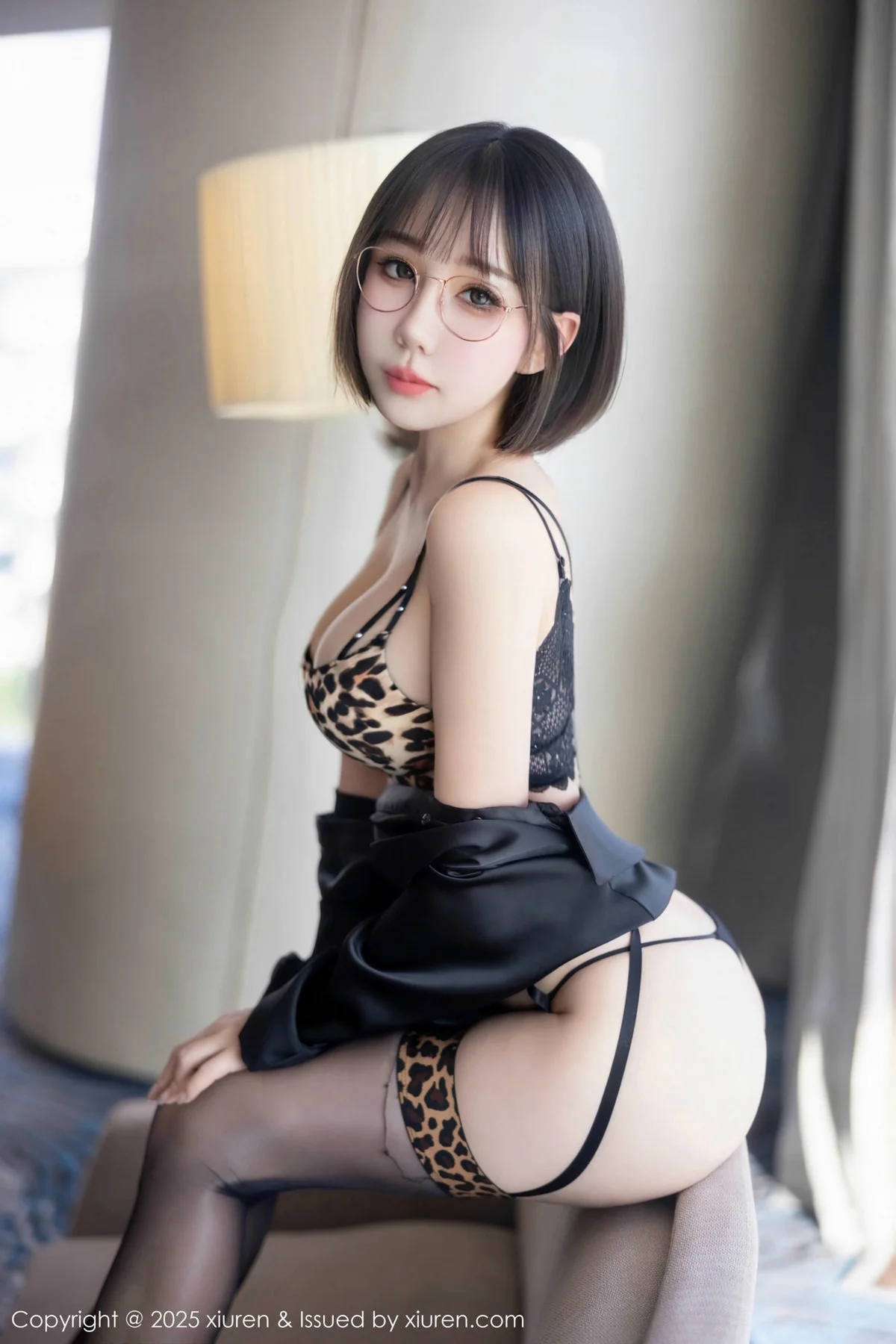 波巧酱私房性感豹纹内衣配黑丝吊袜秀曼妙身姿完美绝美写真 第 50 张