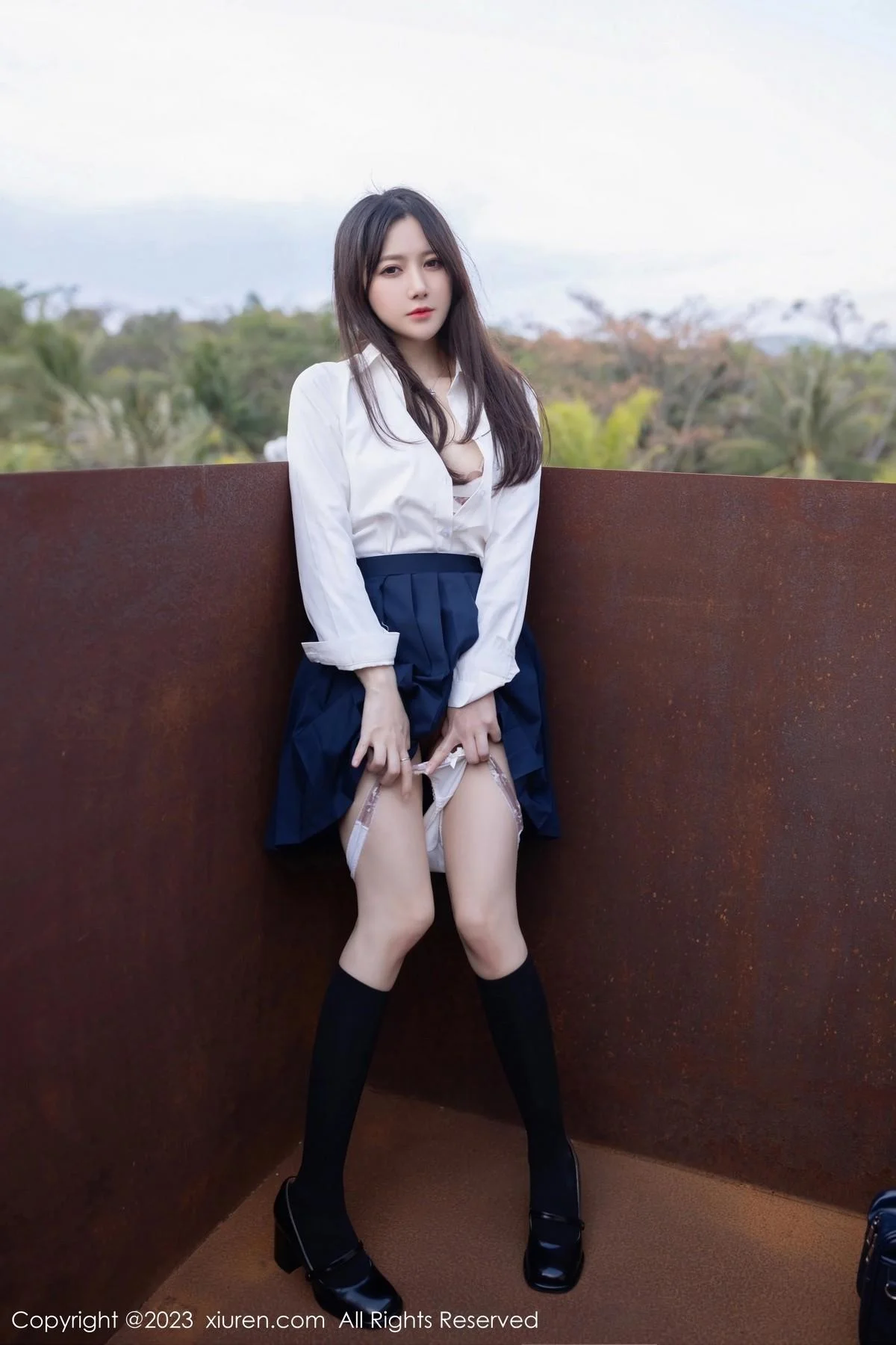 鱼子酱Fish性感学妹装扮白T配深蓝短裙秀曼妙身姿绝美写真 第 55 张