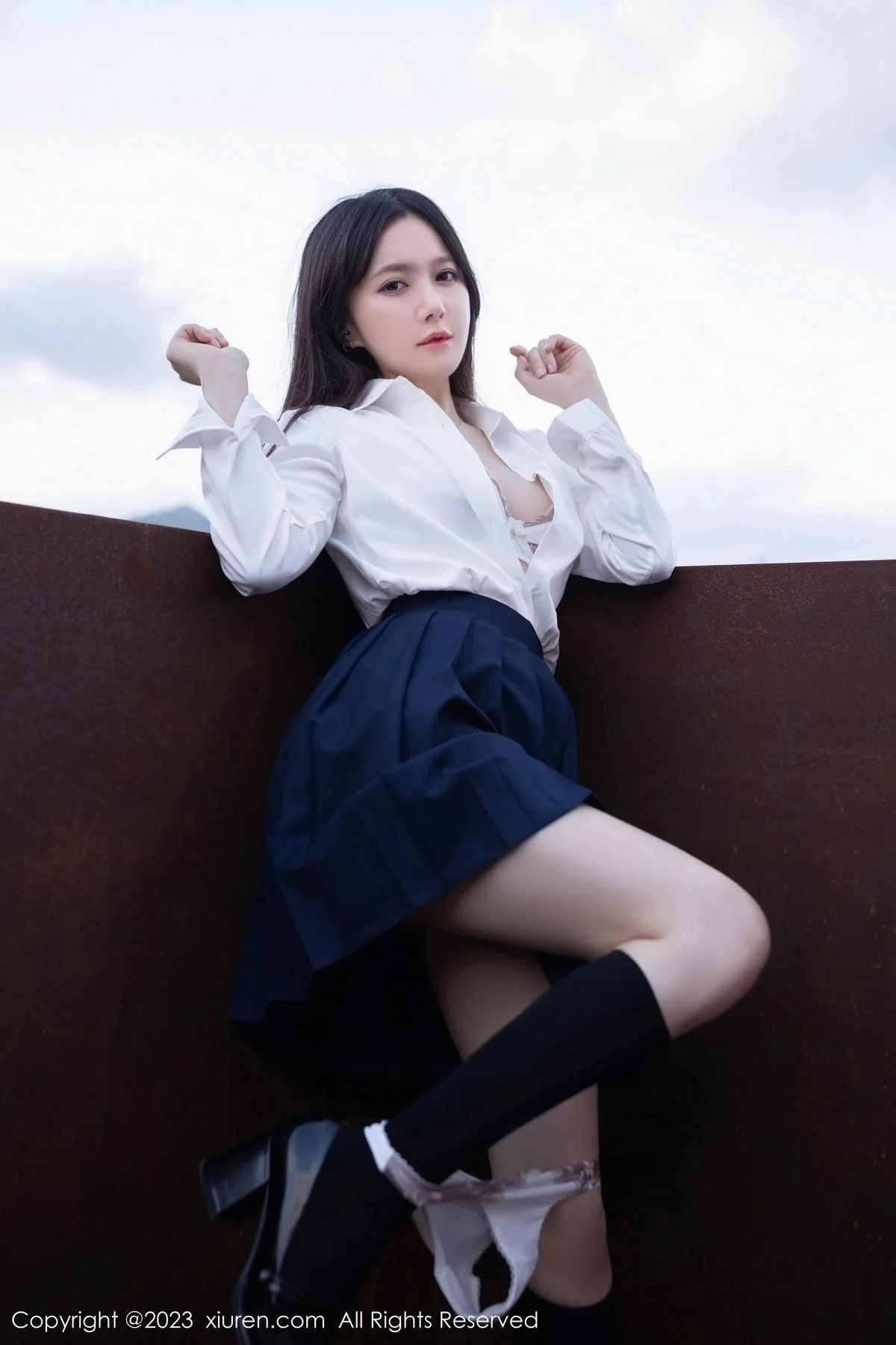 鱼子酱Fish性感学妹装扮白T配深蓝短裙秀曼妙身姿绝美写真 第 57 张