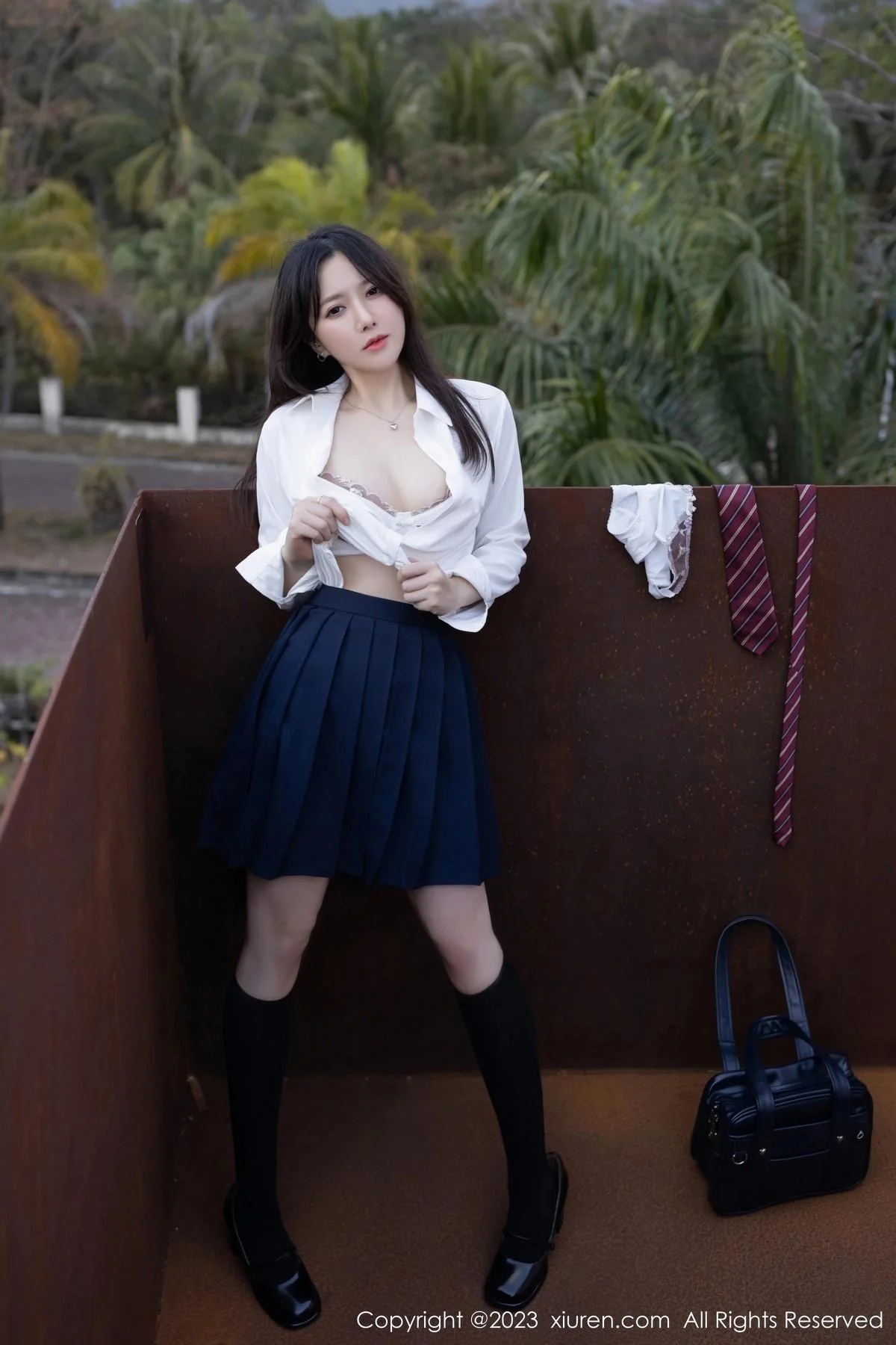 鱼子酱Fish性感学妹装扮白T配深蓝短裙秀曼妙身姿绝美写真 第 62 张