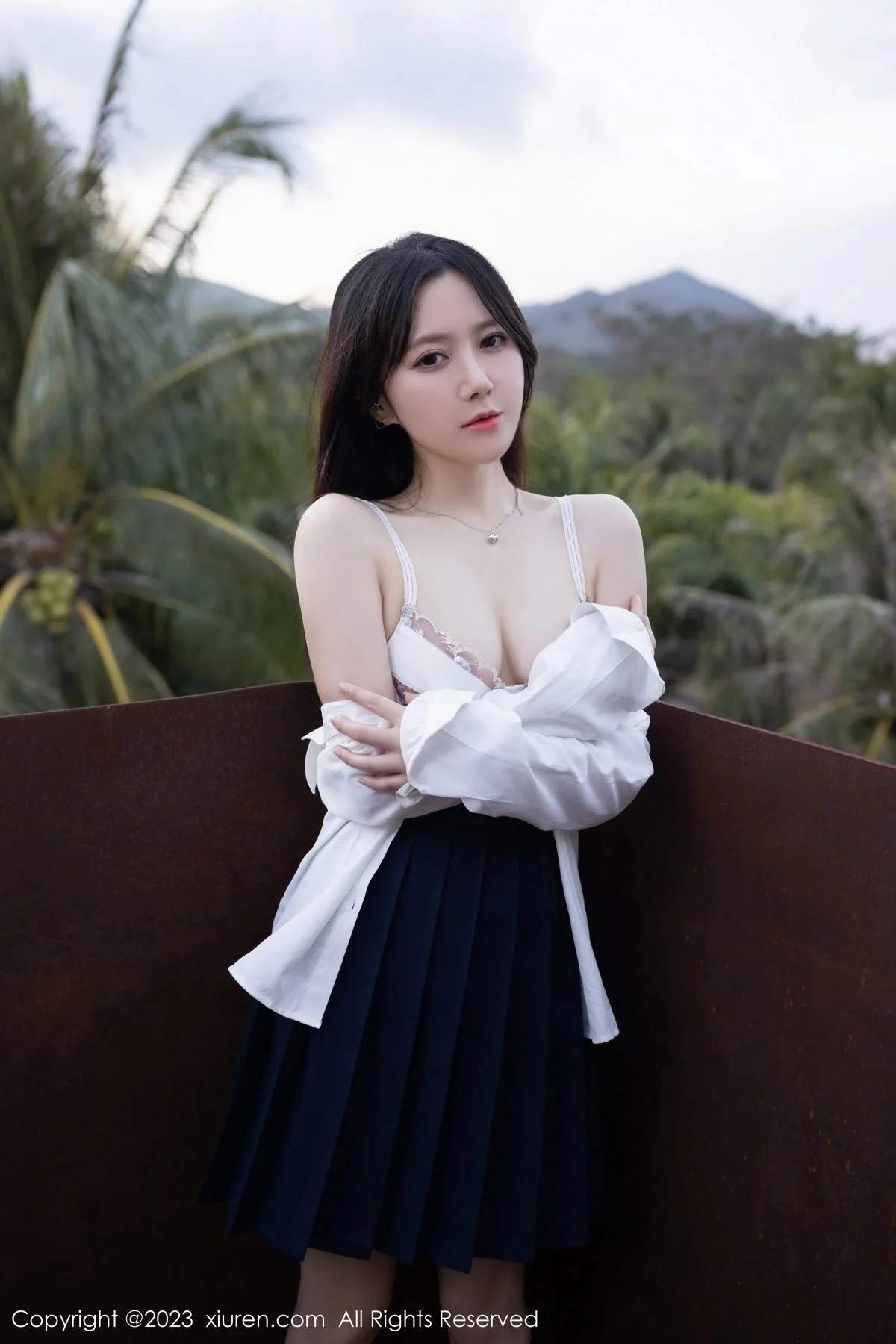 鱼子酱Fish性感学妹装扮白T配深蓝短裙秀曼妙身姿绝美写真 第 65 张