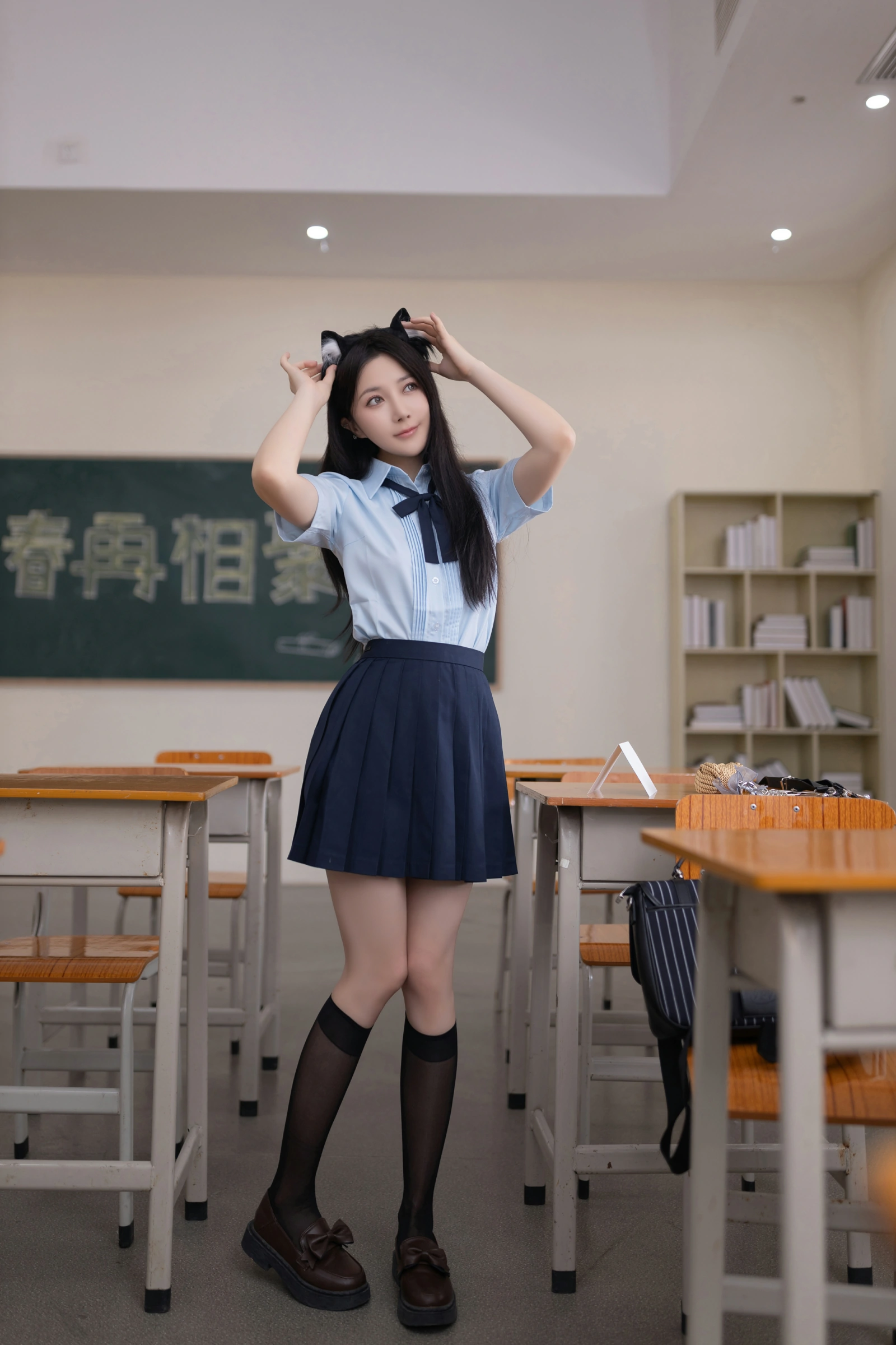[秀人付费] 鱼子酱Fish 诱人私拍福利 班长的礼物 第 7 张