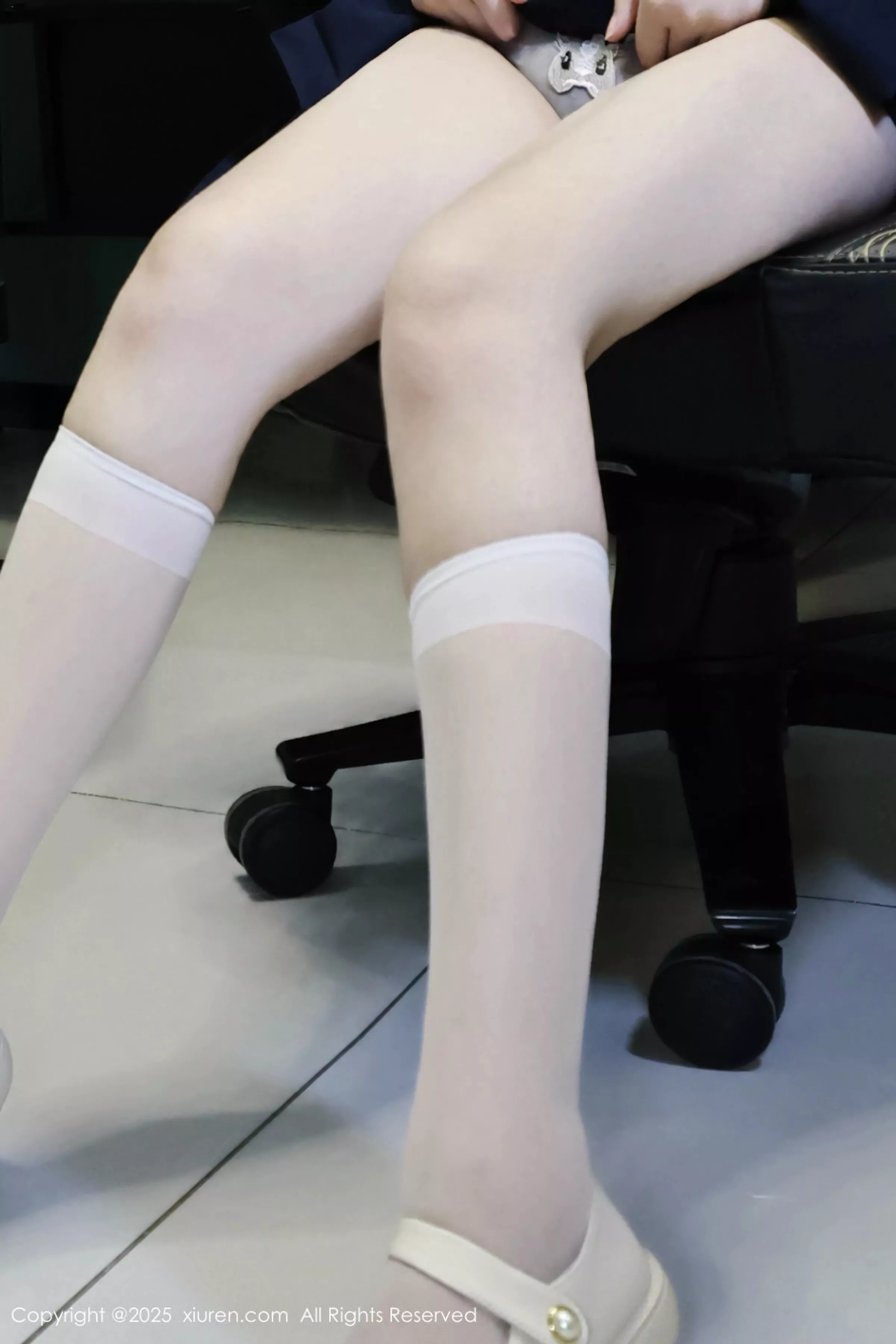 合集美女小芭乐性感学生制服露粉色内衣秀曼妙身姿绝美写真 第 103 张