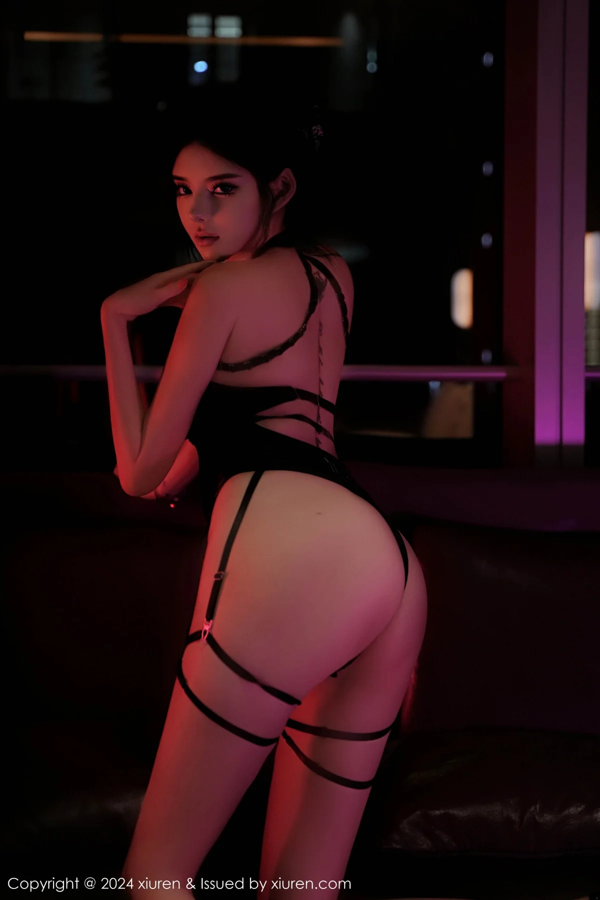 果茶姐姐私房性感黑色情趣服饰秀曼妙身姿惹火绝美写真 第 157 张