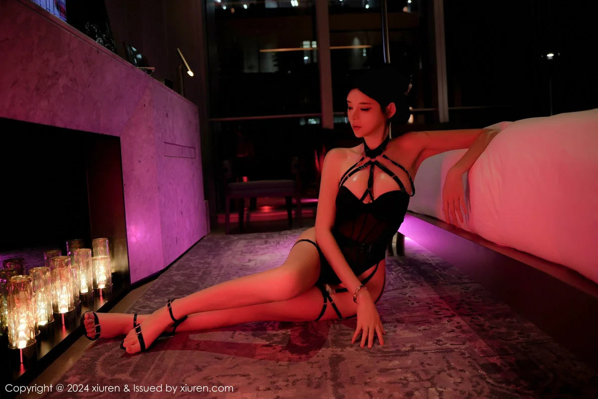 果茶姐姐私房性感黑色情趣服饰秀曼妙身姿惹火绝美写真 第 82 张