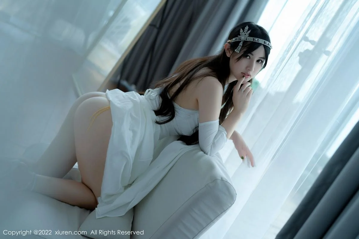 诗诗kiki大理旅拍白色露肩长裙秀诱人金色内衣惹火绝美写真 第 29 张