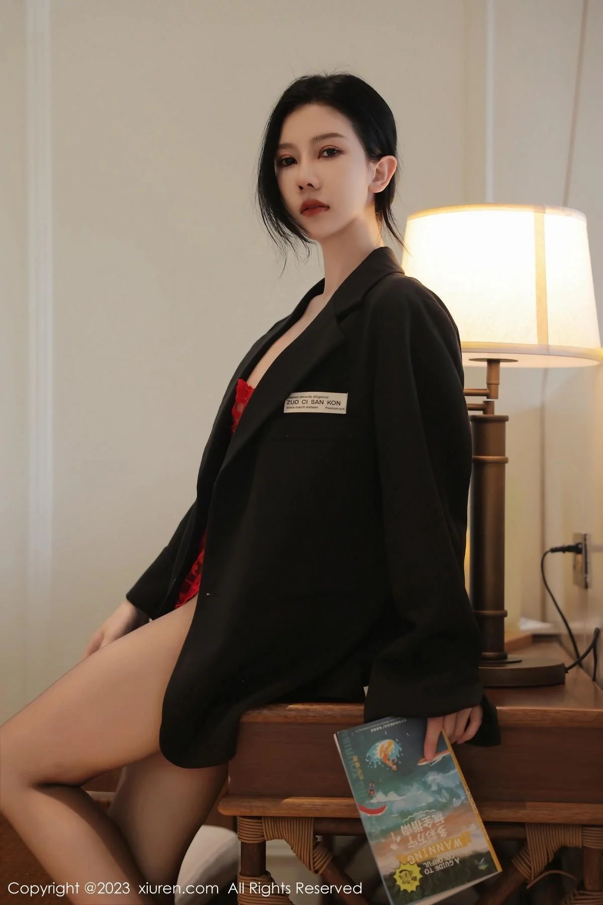 尹甜甜性感红色蕾丝情趣服配超薄黑丝秀完美身材绝美写真 第 3 张