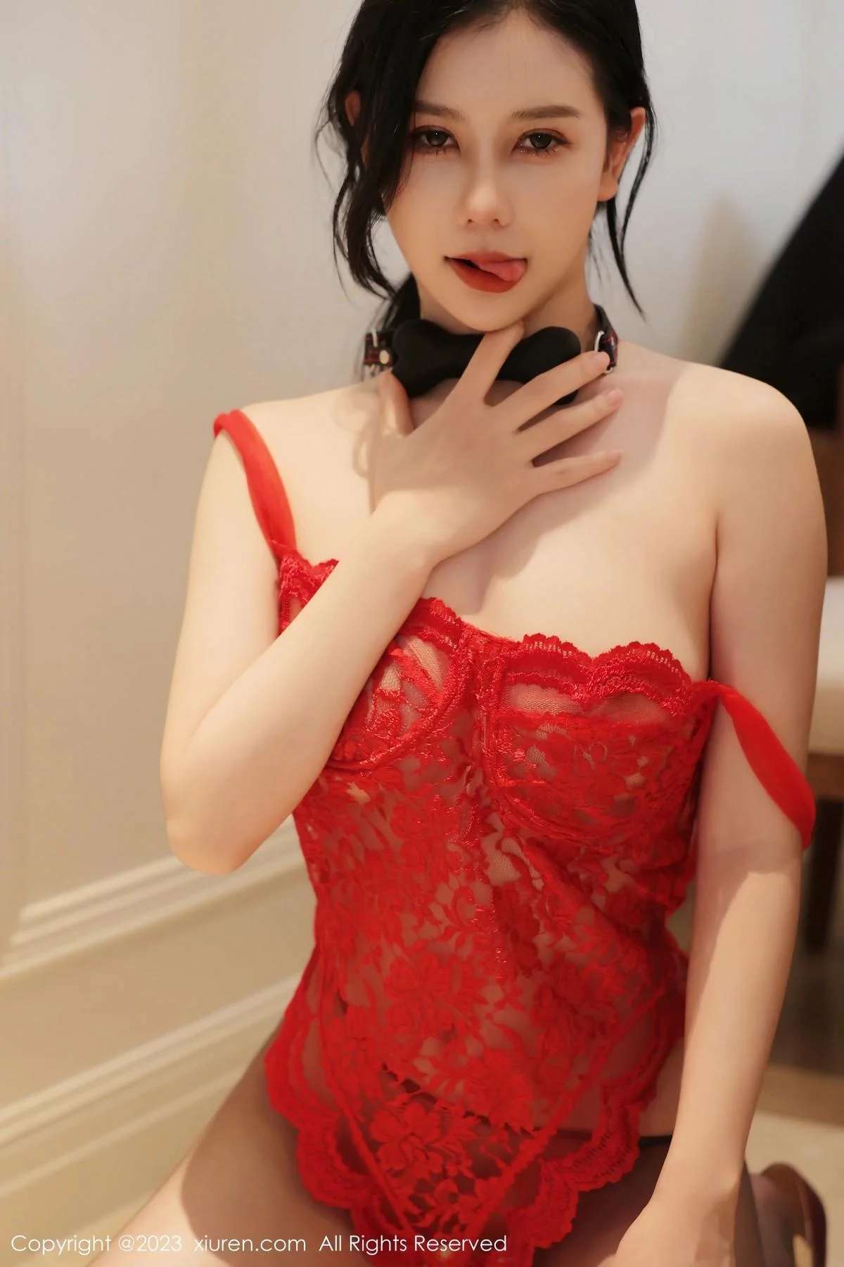 尹甜甜性感红色蕾丝情趣服配超薄黑丝秀完美身材绝美写真 第 64 张