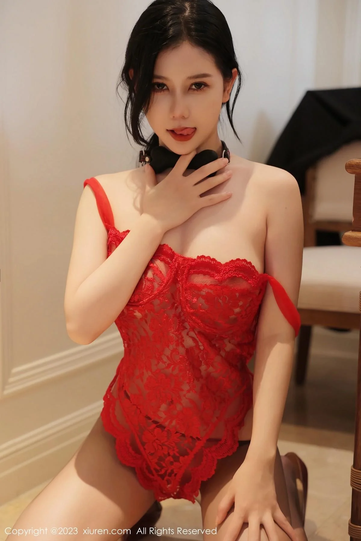 尹甜甜性感红色蕾丝情趣服配超薄黑丝秀完美身材绝美写真 第 65 张