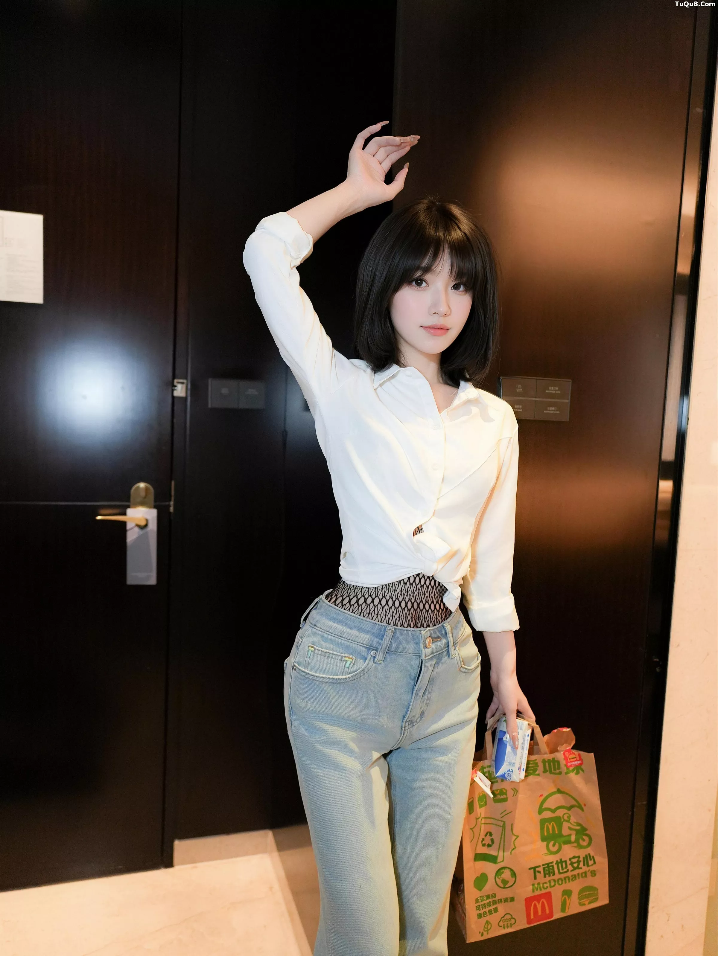 .B003 秀人番外 汁汁 库里丝之黑色蕾丝网袜 主题写真 [] 第 32 张