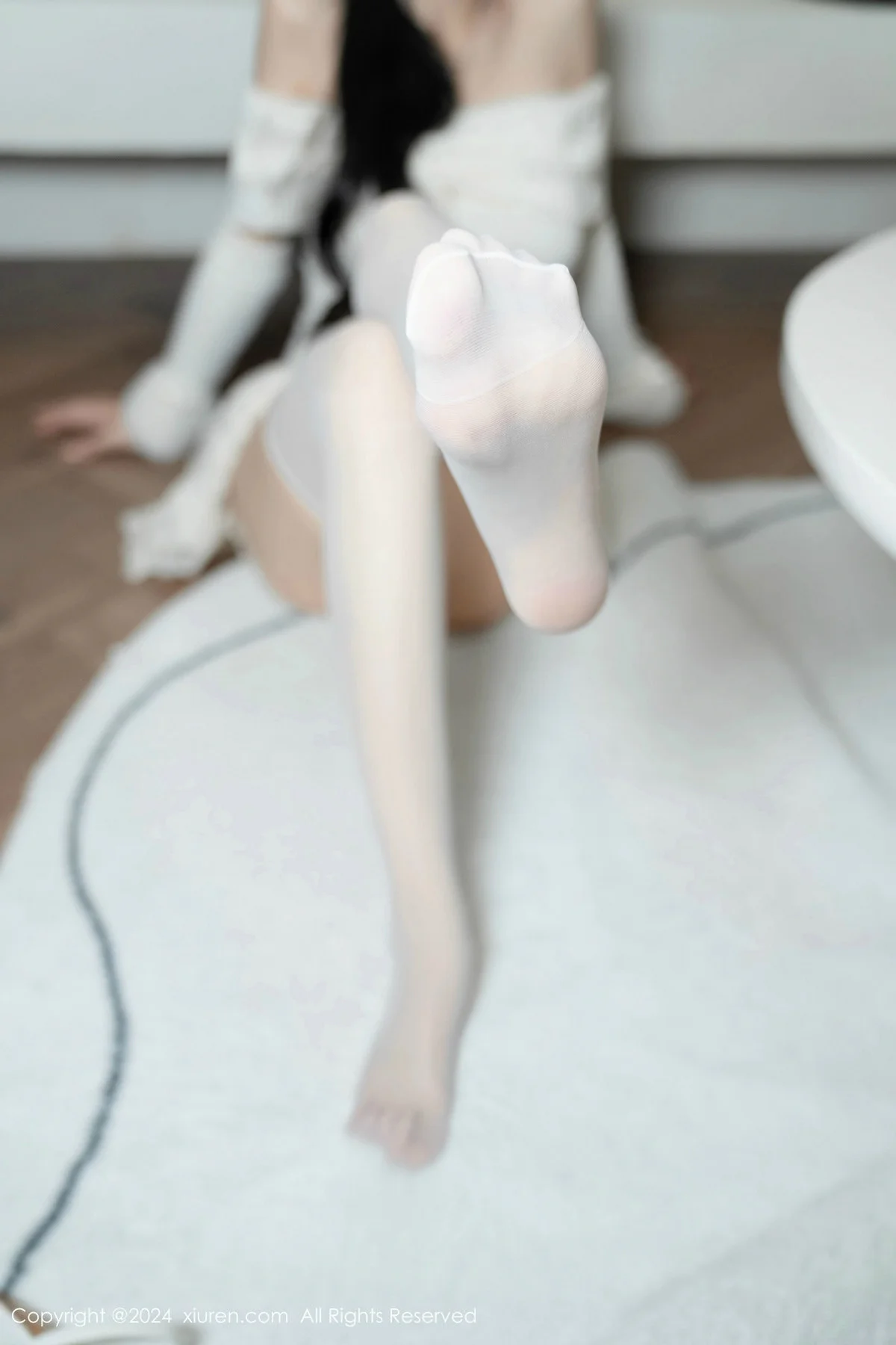 林星阑白色连衣短裙露红色情趣内衣配白丝袜秀美腿绝美写真 第 100 张