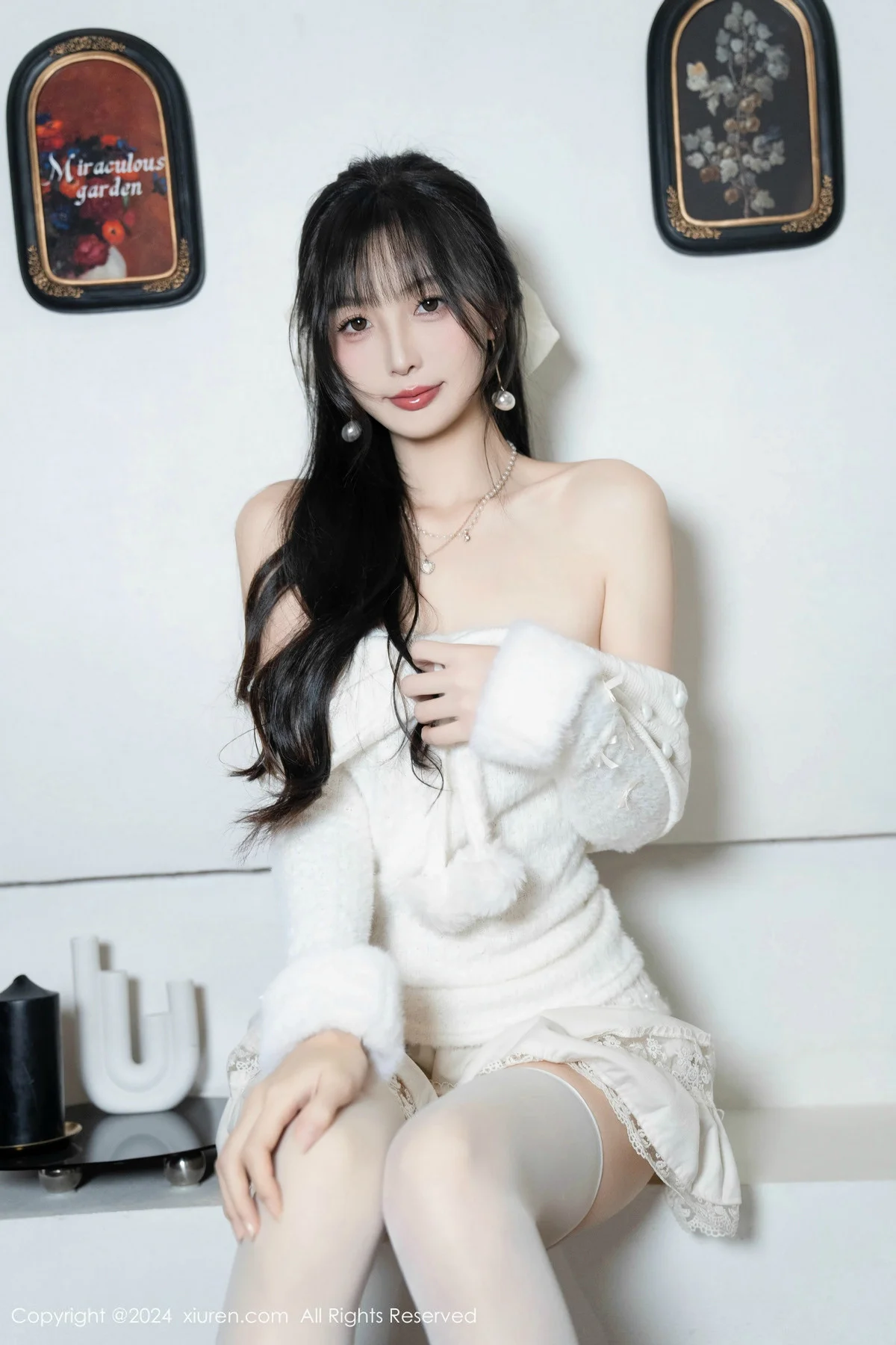 林星阑白色连衣短裙露红色情趣内衣配白丝袜秀美腿绝美写真 第 31 张