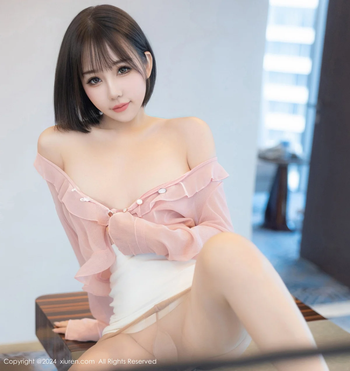 波巧酱浴室场景粉色上衣配超薄肉丝湿身秀惹火身材绝美写真 第 42 张