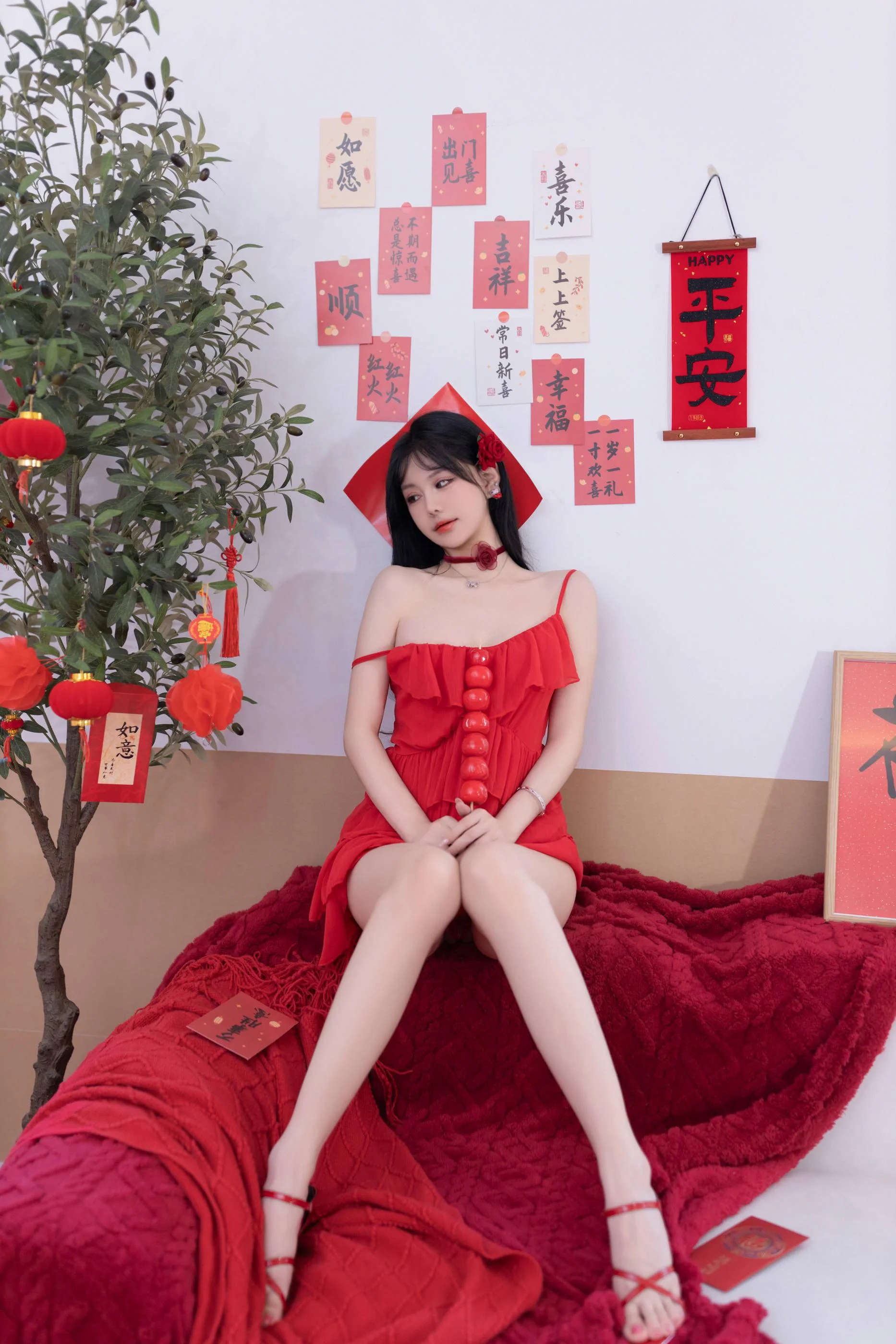[秀人付费] 谢小蒽 诱人私拍福利 龙年大吉 第 61 张