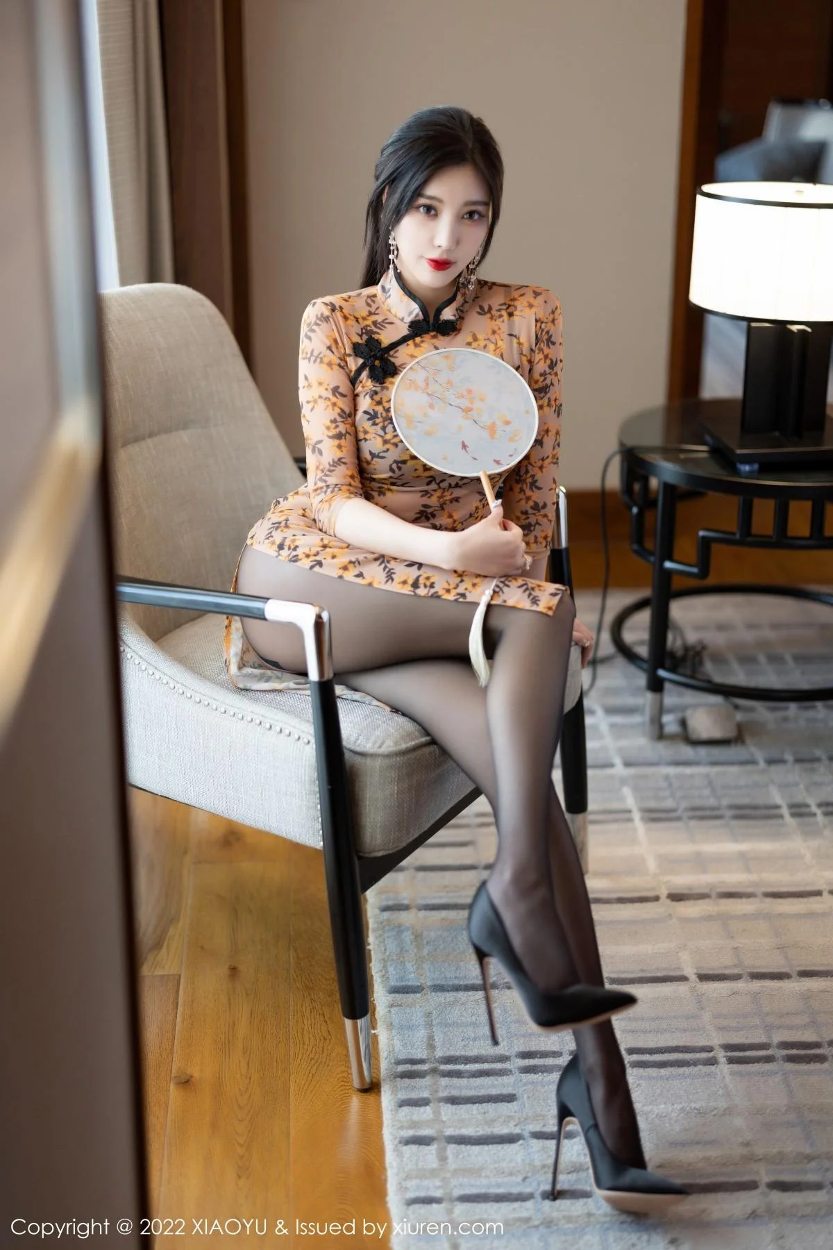杨晨晨Yome脱轻透旗袍露黑色蕾丝内衣配开档黑丝绝美写真 第 17 张