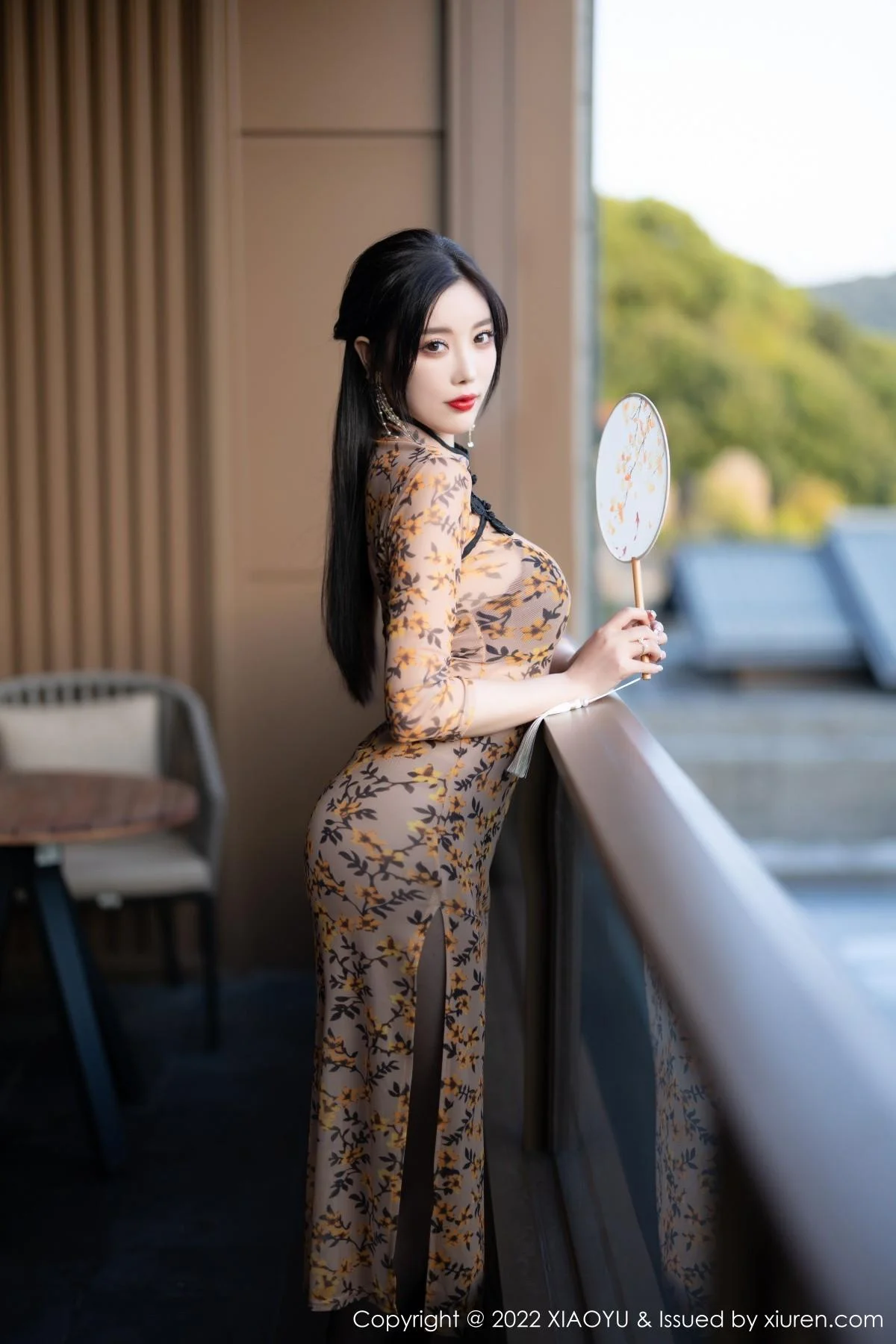 杨晨晨Yome脱轻透旗袍露黑色蕾丝内衣配开档黑丝绝美写真 第 36 张