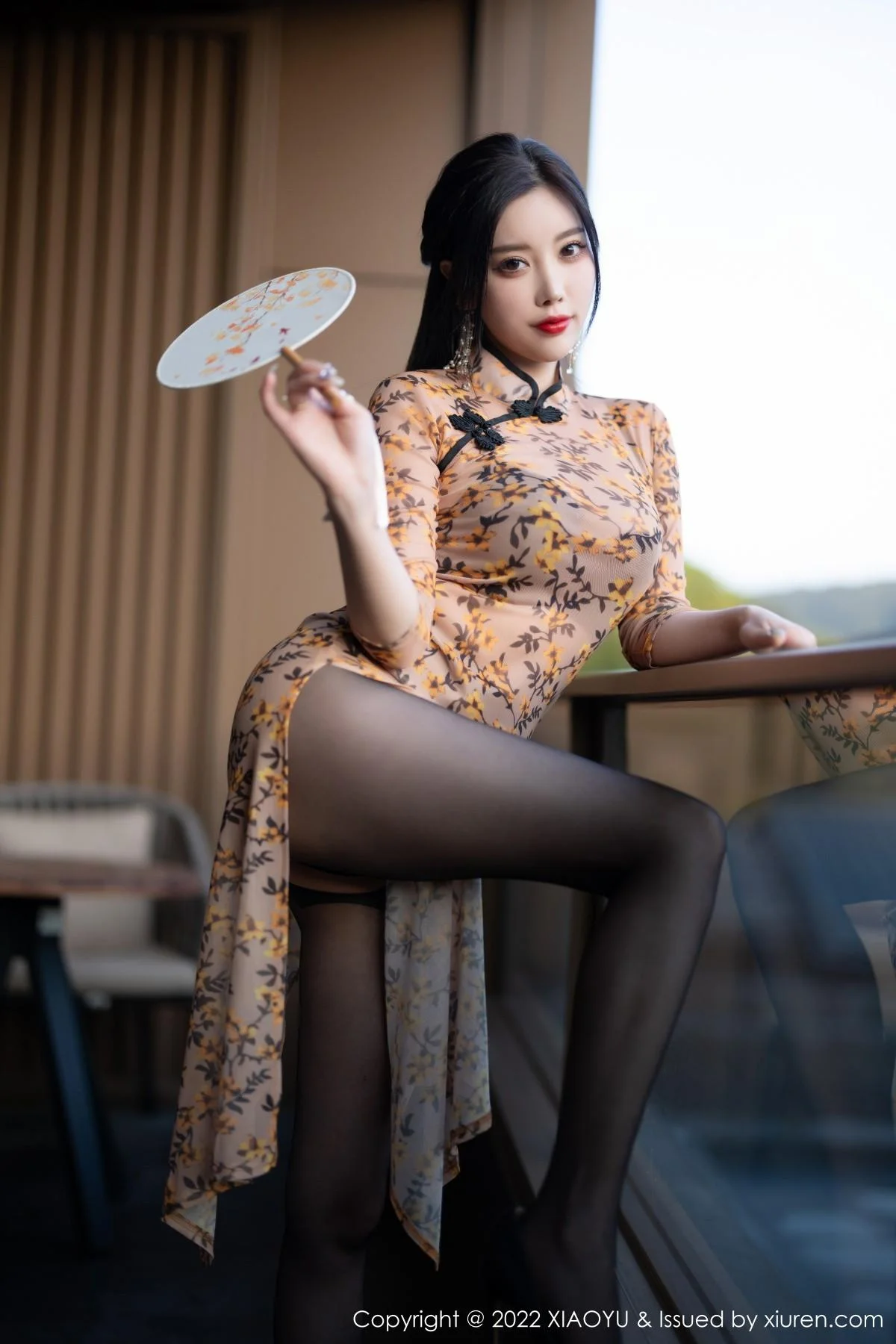 杨晨晨Yome脱轻透旗袍露黑色蕾丝内衣配开档黑丝绝美写真 第 44 张