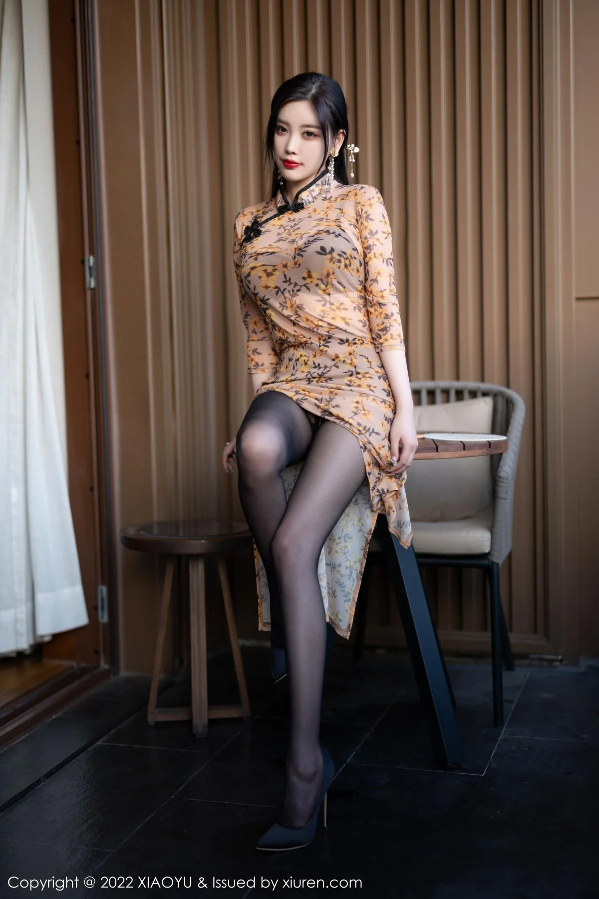 杨晨晨Yome脱轻透旗袍露黑色蕾丝内衣配开档黑丝绝美写真 第 50 张