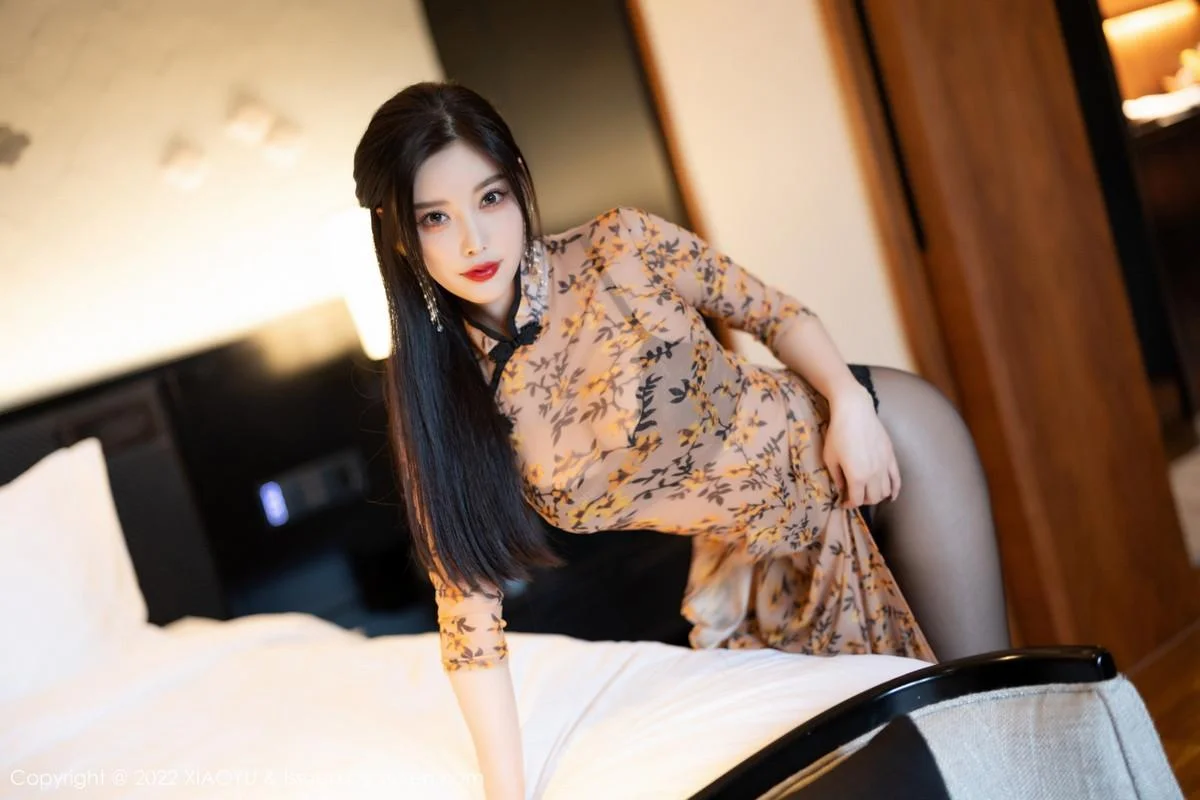 杨晨晨Yome脱轻透旗袍露黑色蕾丝内衣配开档黑丝绝美写真 第 87 张