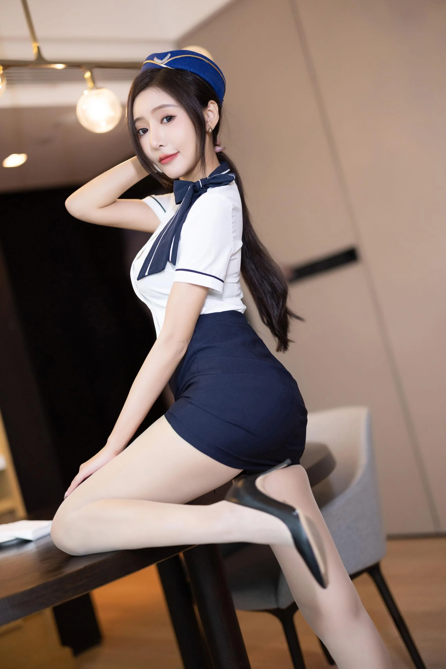 [秀人付费] 王馨瑶 诱人私拍福利 空姐 第 32 张