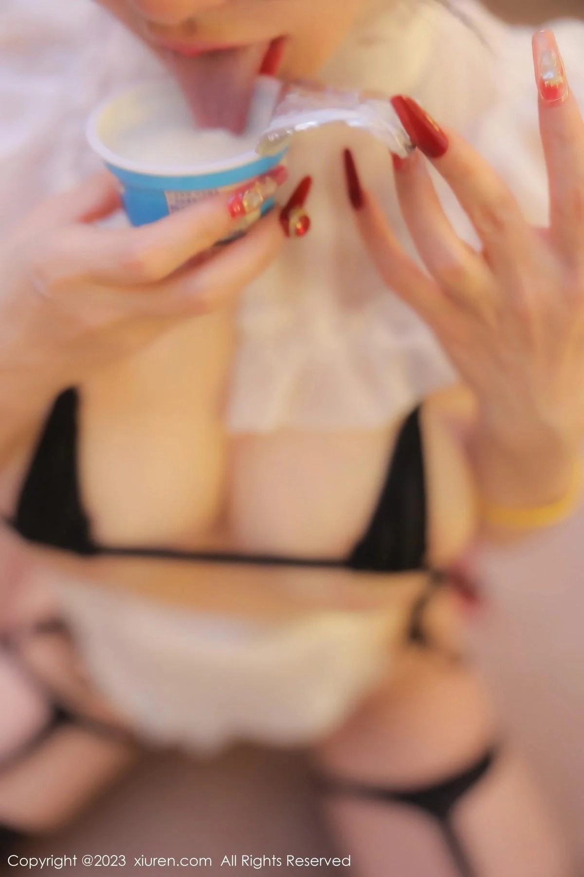 潘娇娇蕾丝女仆装露性感黑色情趣内衣秀巨乳肥臀绝美写真 第 21 张