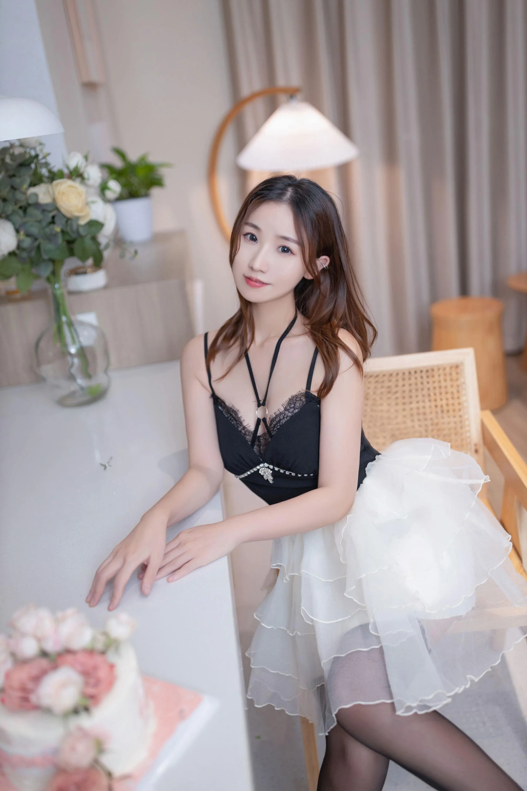 [秀人付费] 杏子 诱人私拍福利 生日快乐 第 5 张