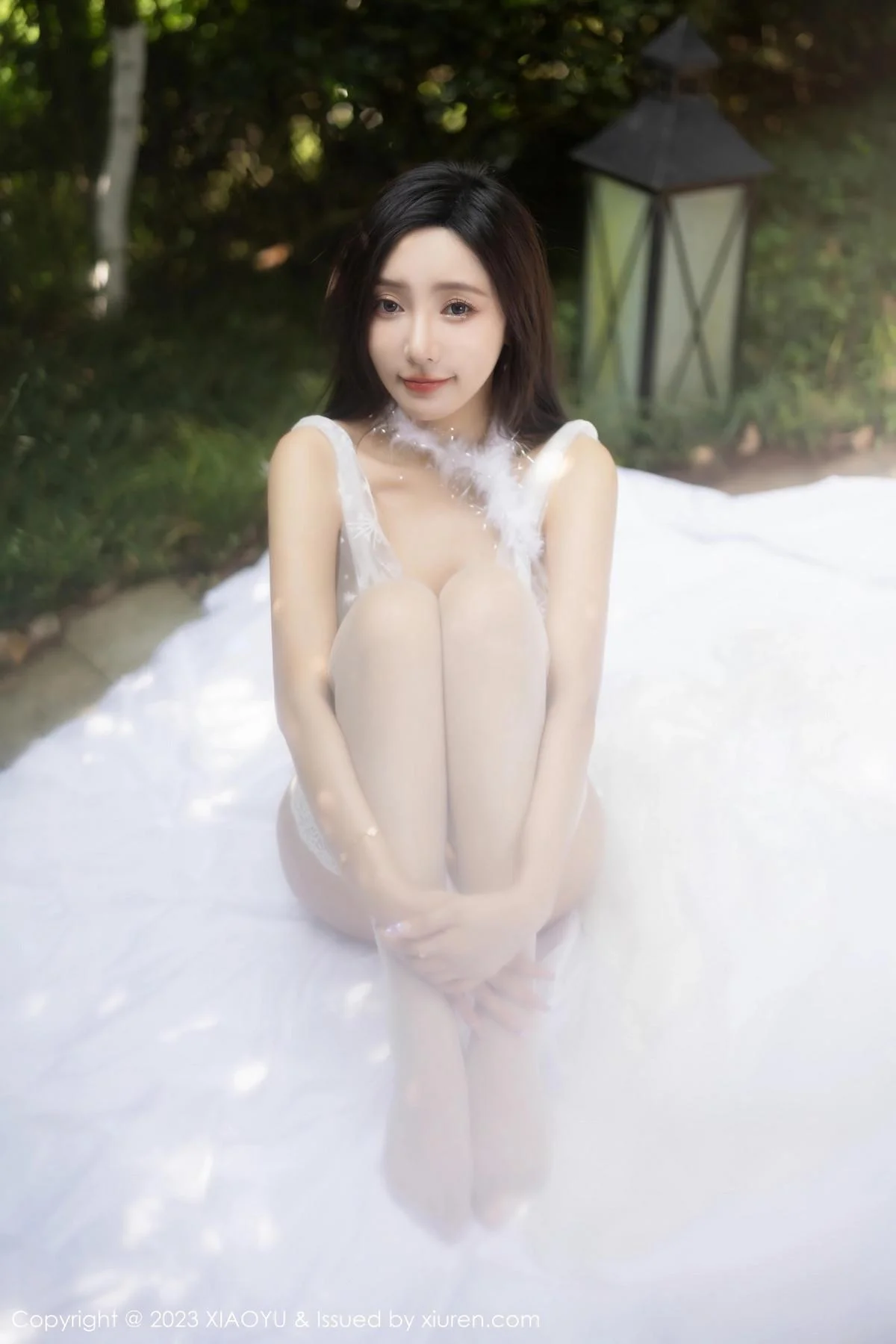 王馨瑶yanni杏色服饰+白色蕾丝情趣内衣秀惹火身材绝美写真 第 121 张