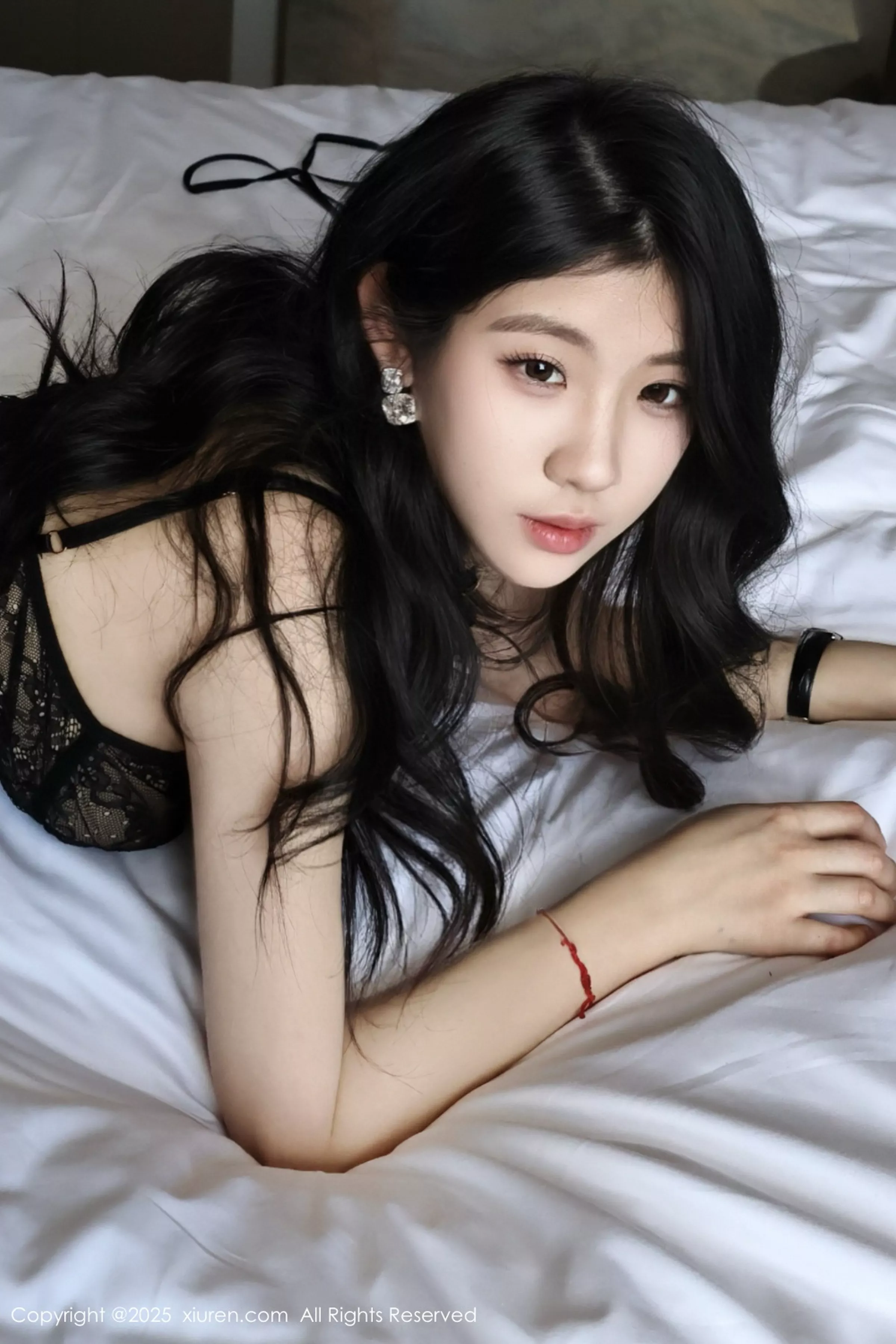 小芭乐性感黑色OL服饰配超薄黑丝秀翘臀美腿完美绝美写真 第 91 张