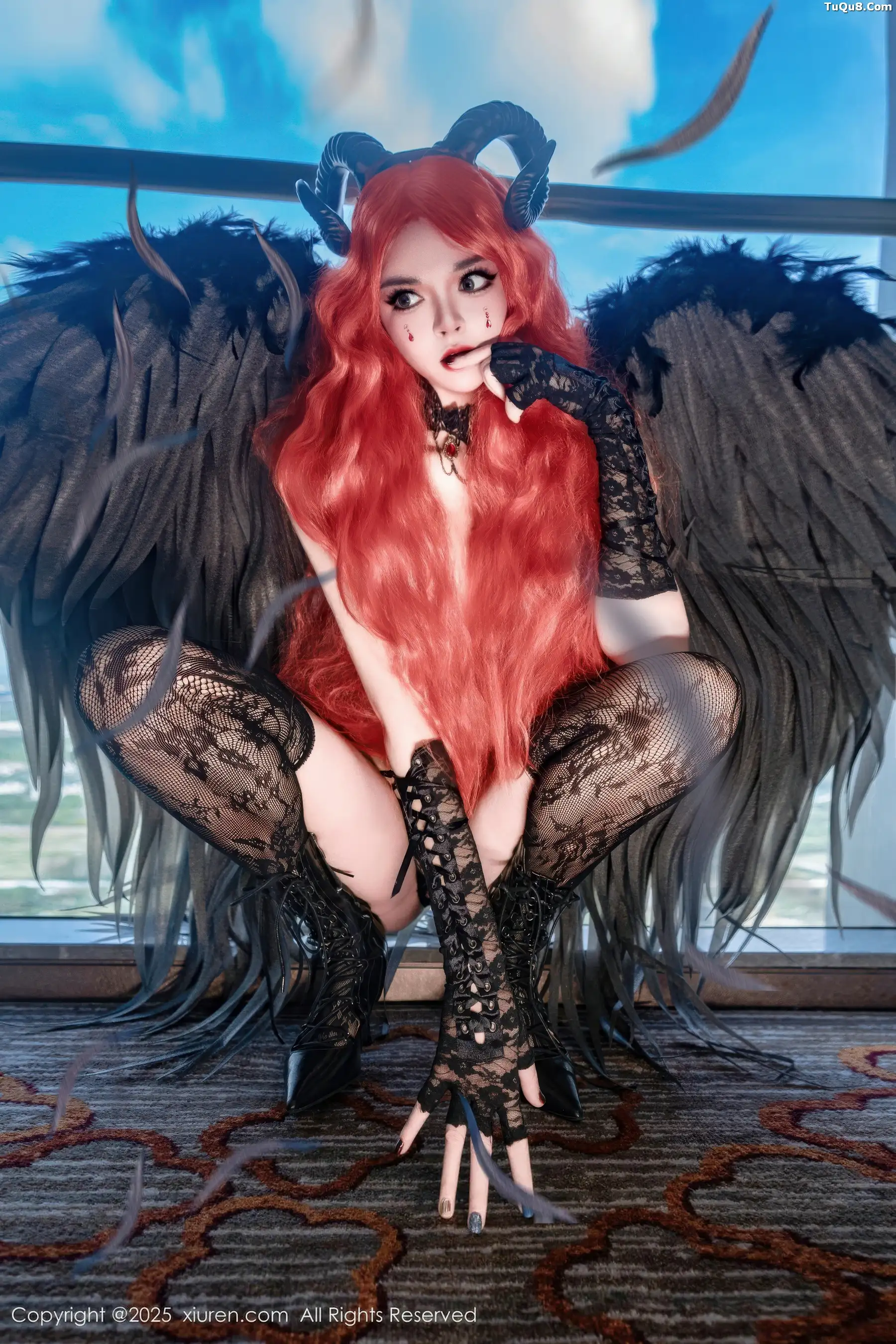伊丽莎有点白性感黑色蕾丝内衣配黑丝吊袜秀惹火身材绝美写真 第 3 张