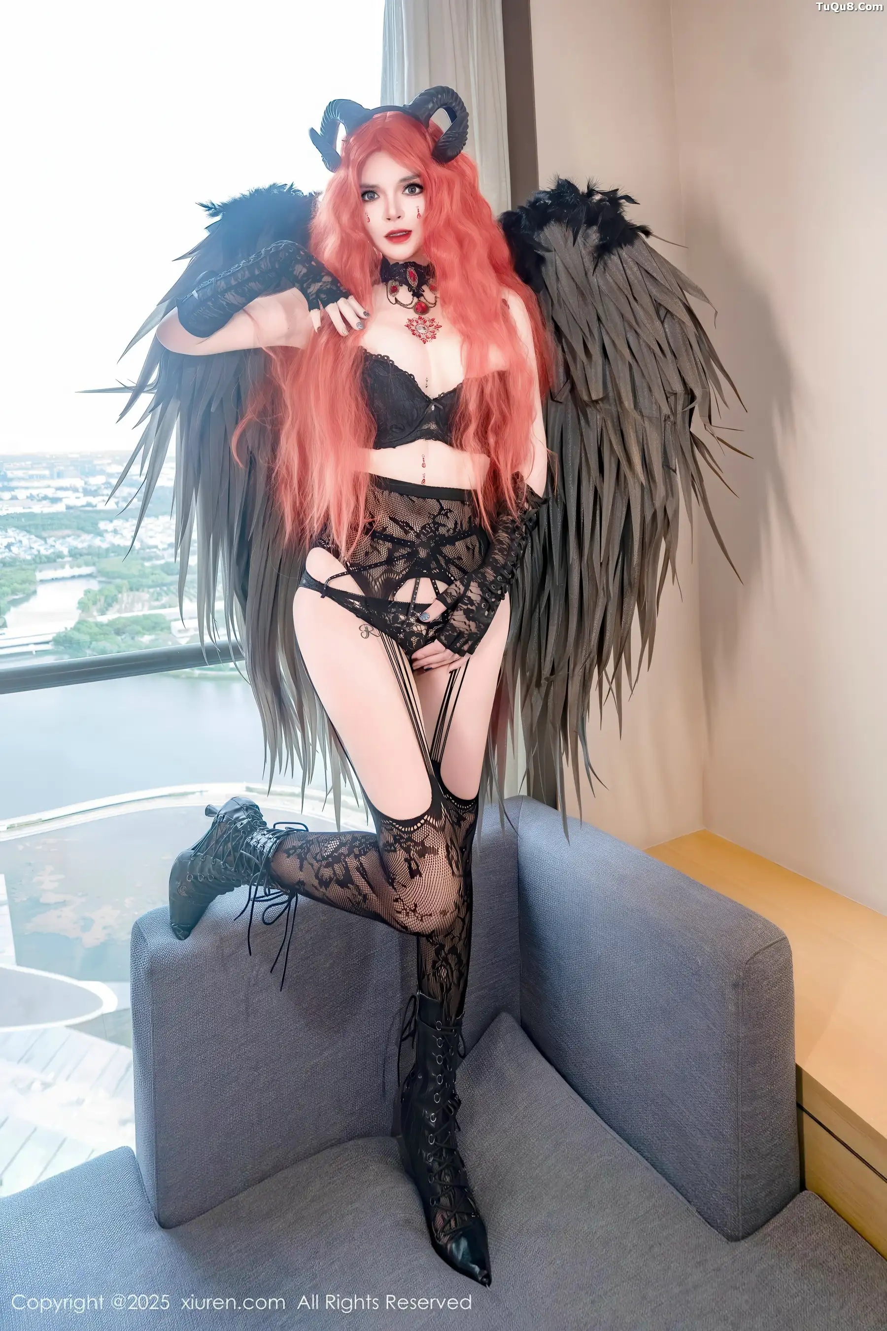 伊丽莎有点白性感黑色蕾丝内衣配黑丝吊袜秀惹火身材绝美写真 第 63 张