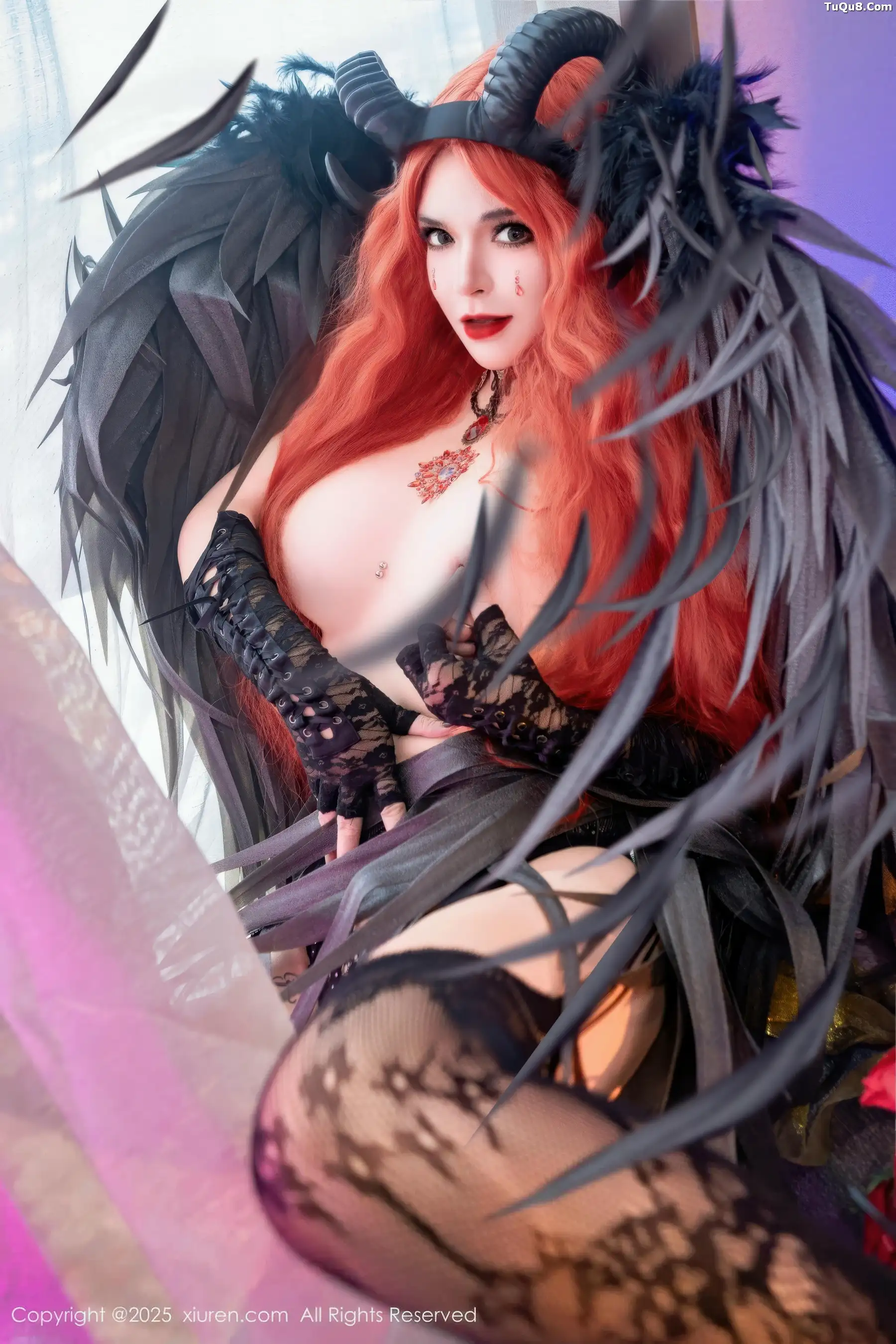 伊丽莎有点白性感黑色蕾丝内衣配黑丝吊袜秀惹火身材绝美写真 第 77 张