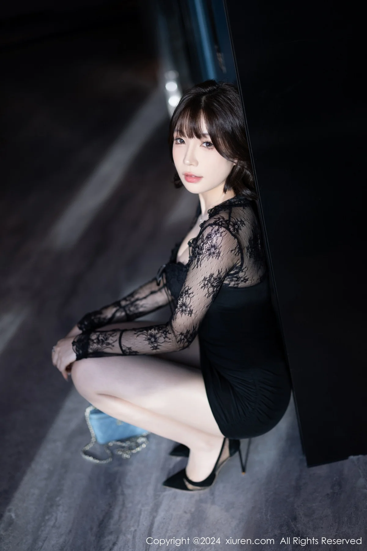 徐莉芝Booty性感黑色蕾丝内衣配超薄肉丝秀完美身材绝美写真 第 21 张