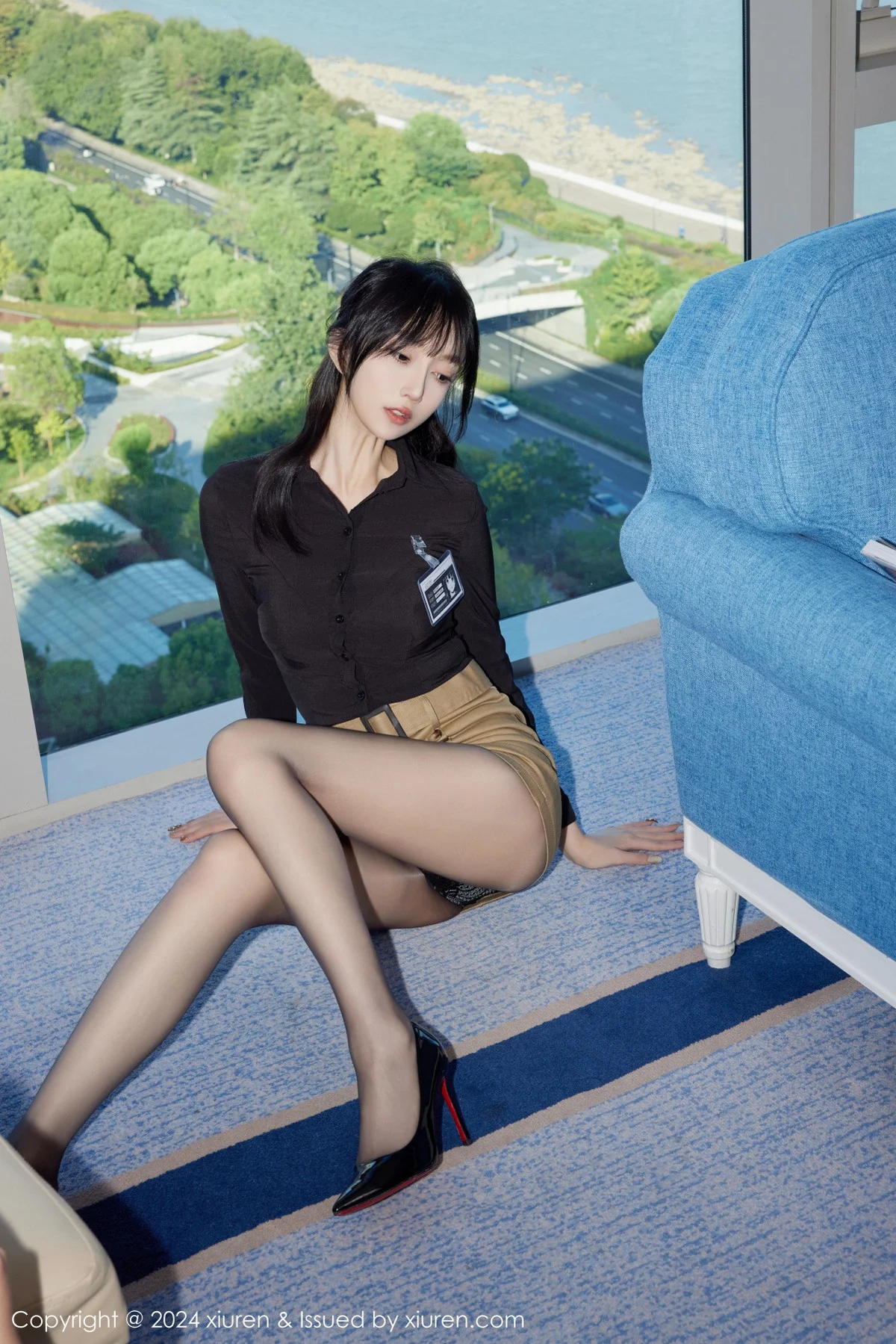 玥儿玥er性感黑色情趣服饰配开档黑丝秀曼妙身姿绝美写真 第 20 张