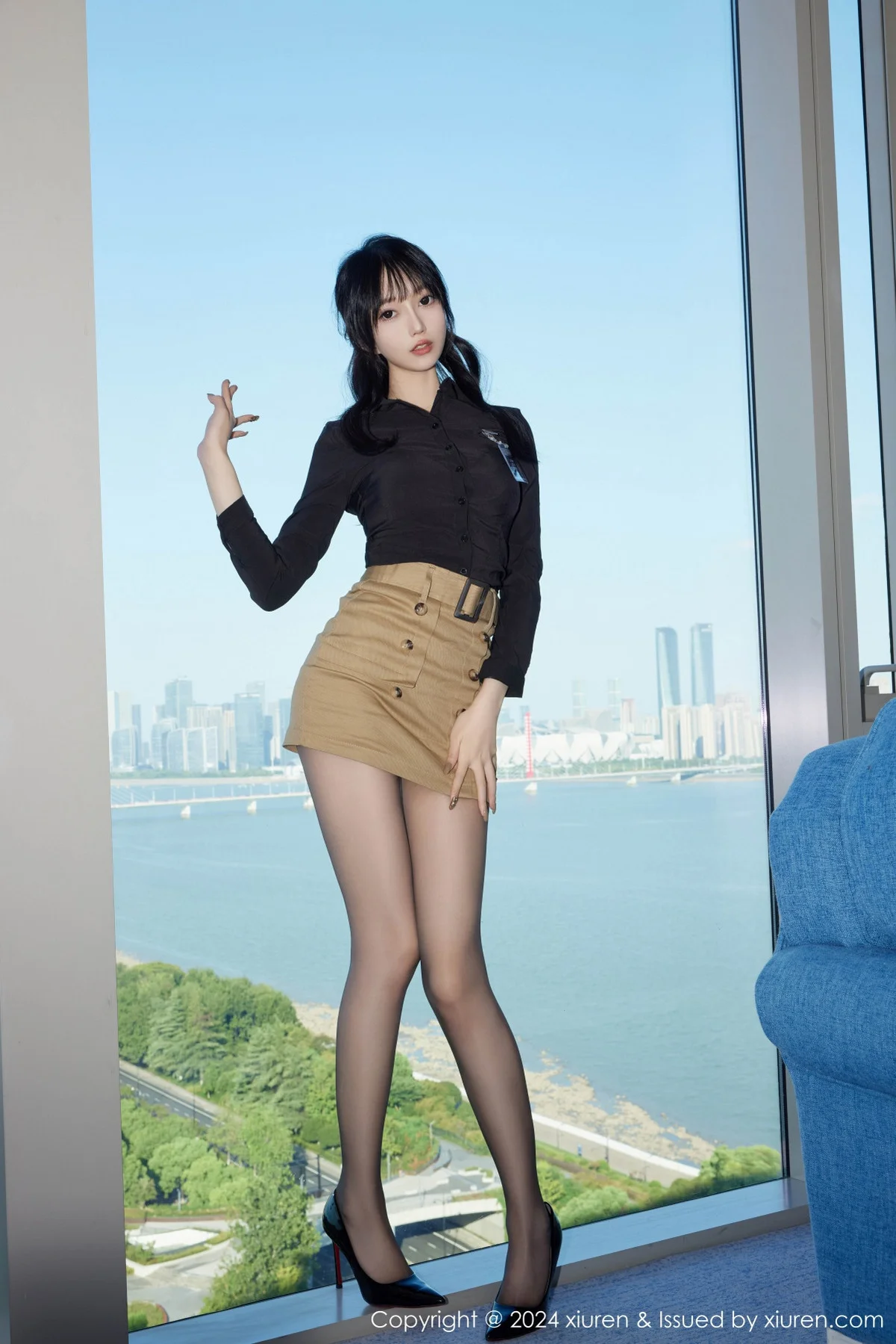 玥儿玥er性感黑色情趣服饰配开档黑丝秀曼妙身姿绝美写真 第 25 张