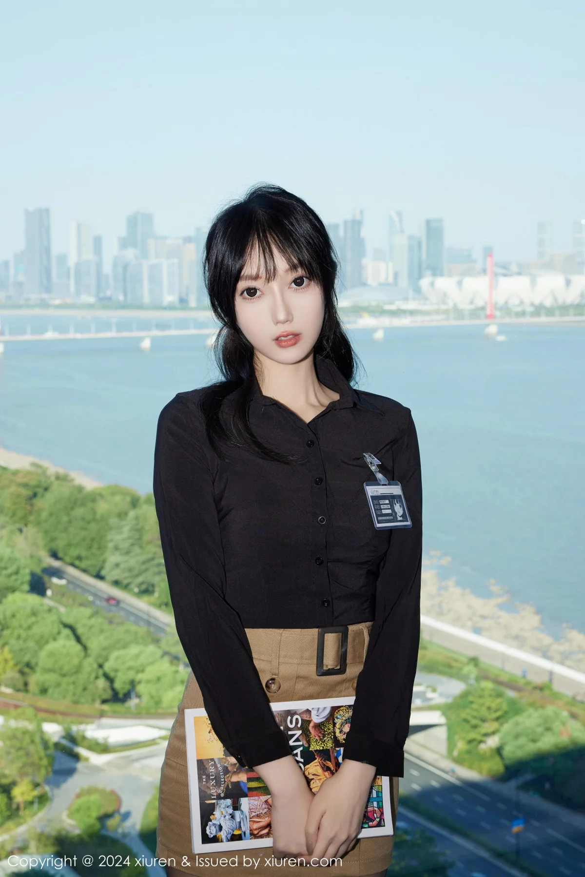 玥儿玥er性感黑色情趣服饰配开档黑丝秀曼妙身姿绝美写真 第 3 张