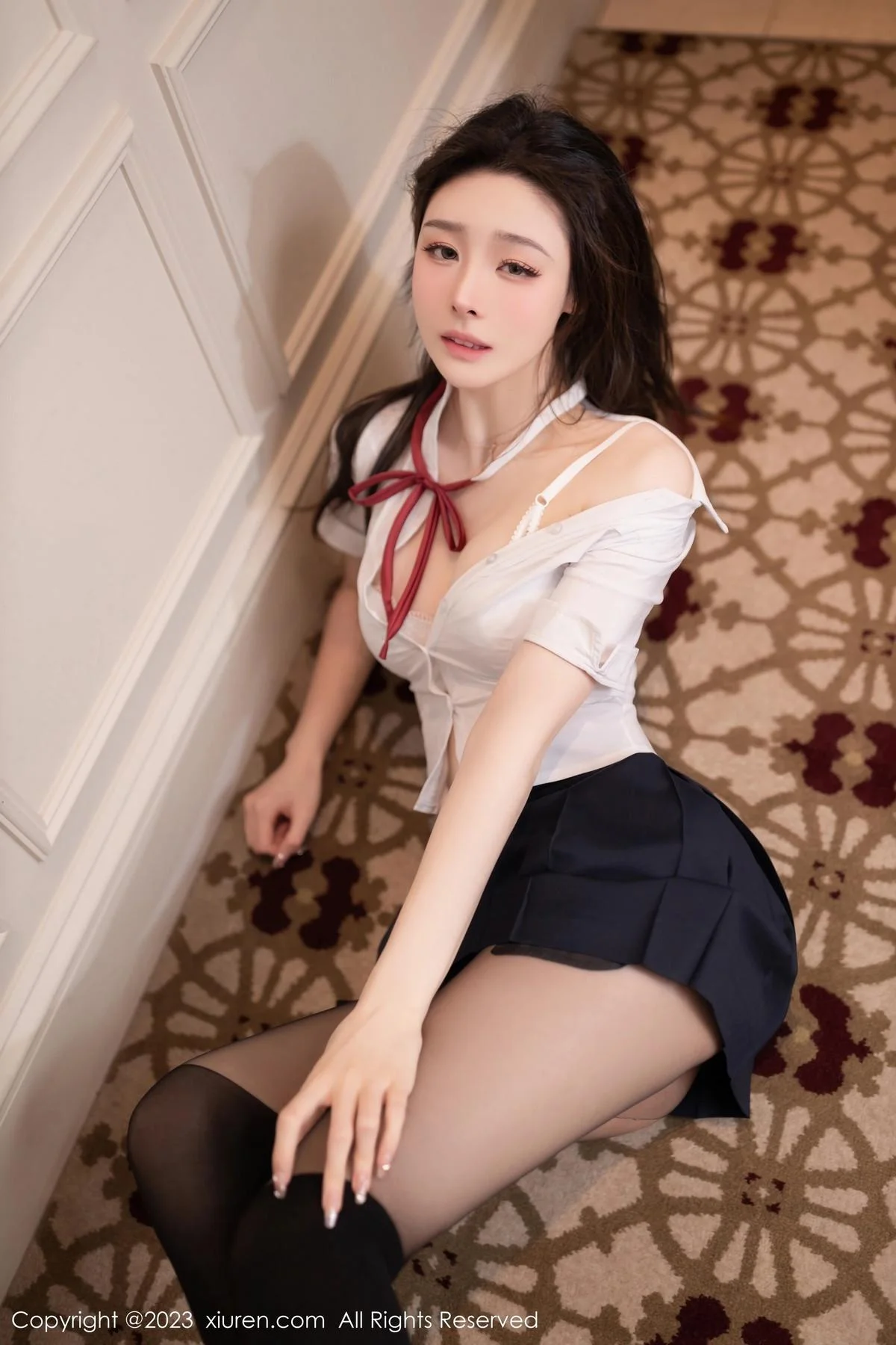 小逗逗捆绑剧情性感白T配黑色短裙露超薄黑丝极致魅惑写真 第 17 张