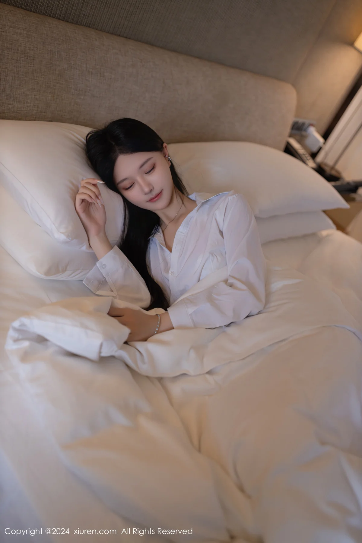 幼幼性感粉色上衣配蓝色牛仔裤半脱秀翘臀美腿撩人绝美写真 第 123 张