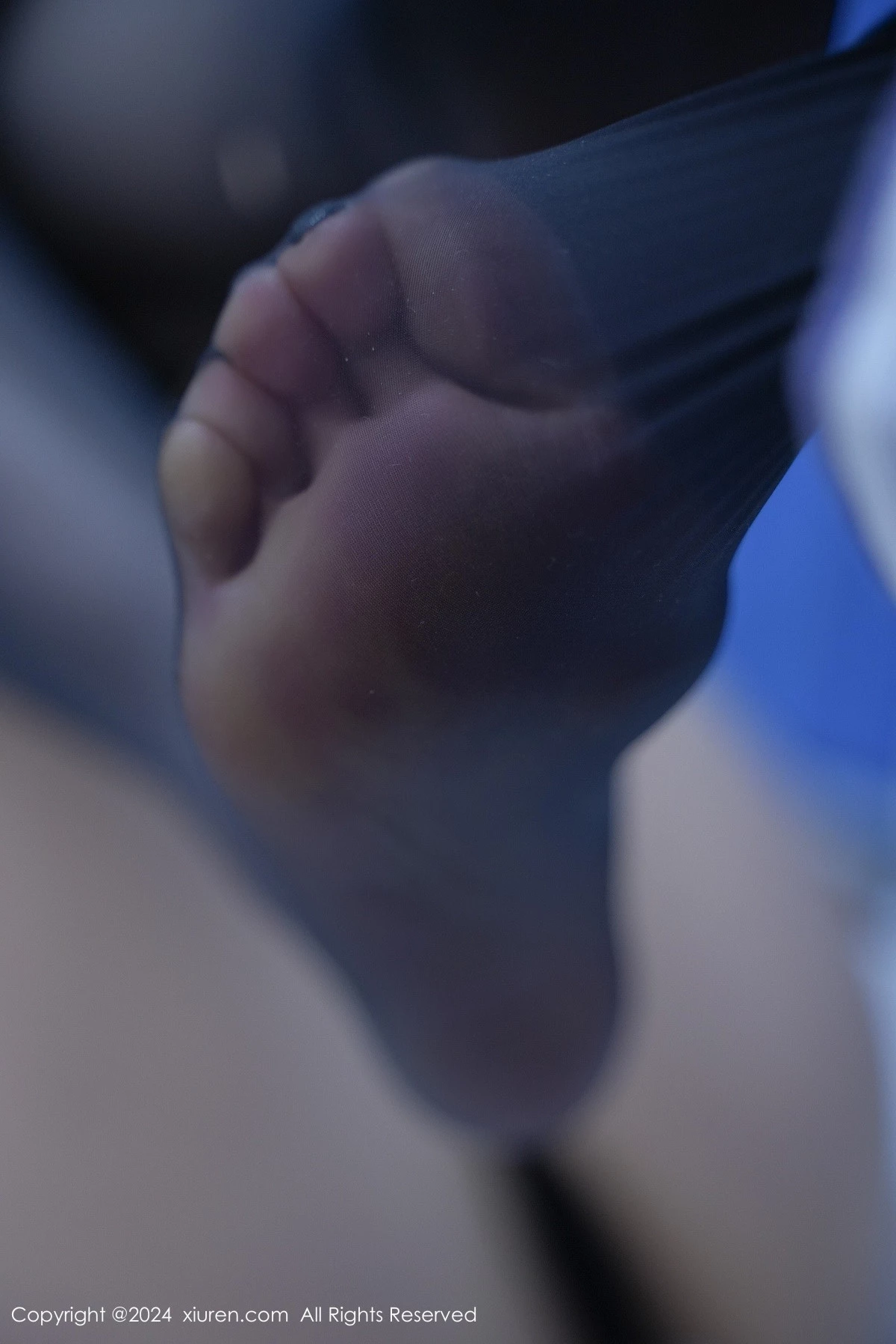 Carol周妍希性感女医生制服露开档黑丝秀翘臀美腿绝美写真 第 69 张