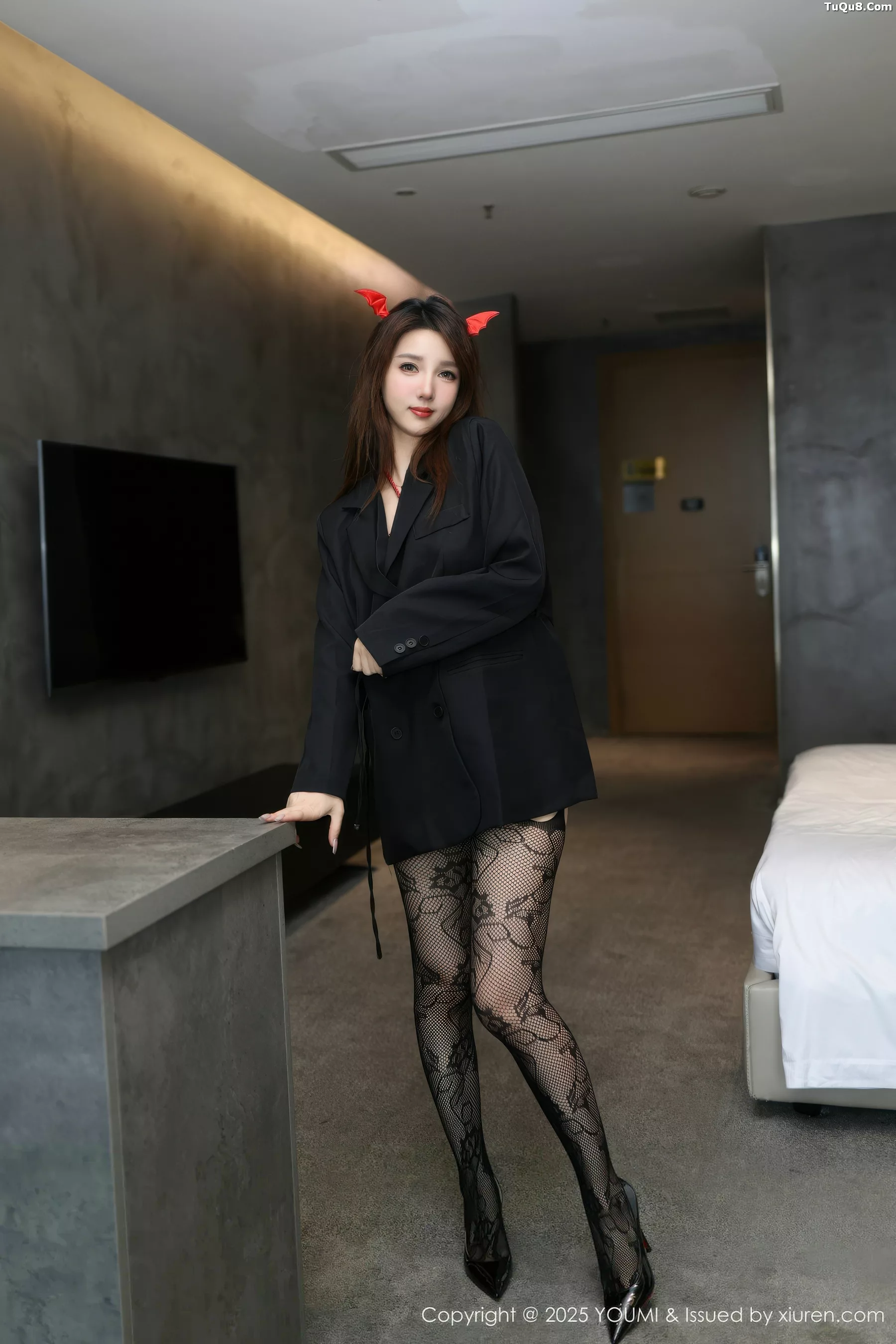 Twins-夭夭性感黑色情趣连体网袜秀惹火身材极致绝美写真 第 8 张