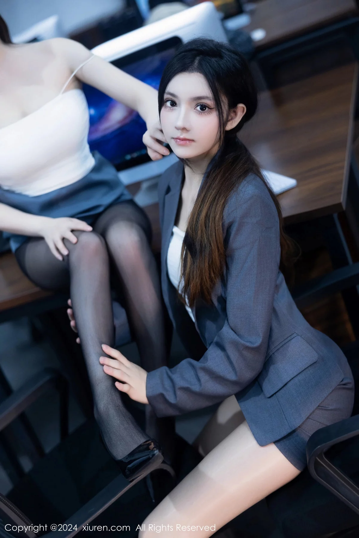 合集公司场景豆瓣酱性感OL装扮配超薄黑丝完美绝美写真 第 14 张