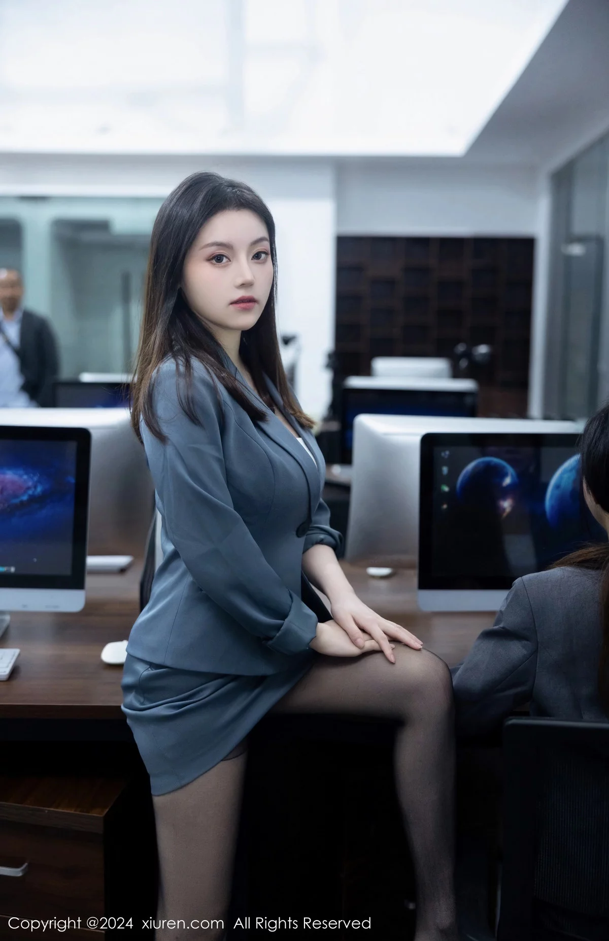 合集公司场景豆瓣酱性感OL装扮配超薄黑丝完美绝美写真 第 33 张