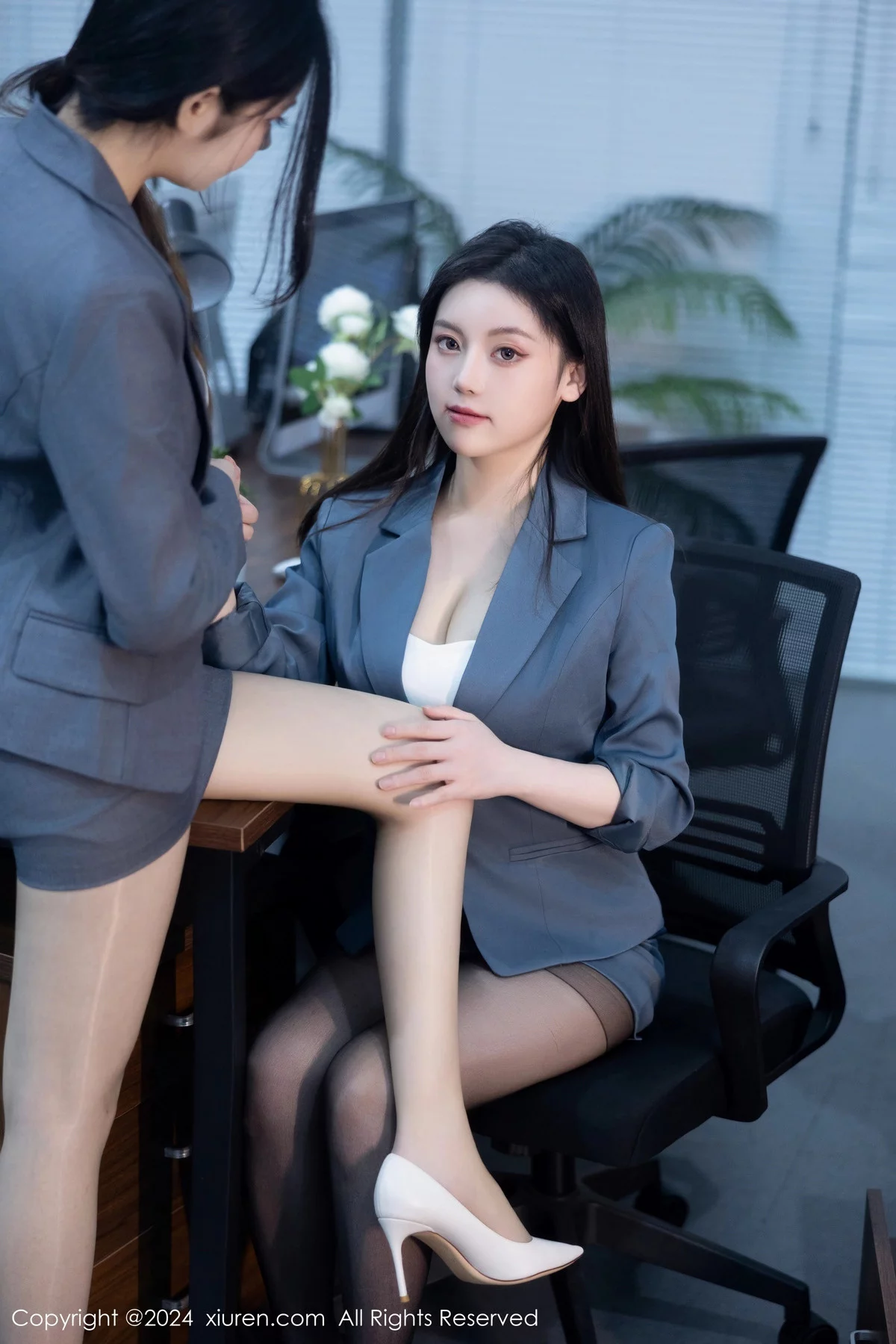 合集公司场景豆瓣酱性感OL装扮配超薄黑丝完美绝美写真 第 36 张