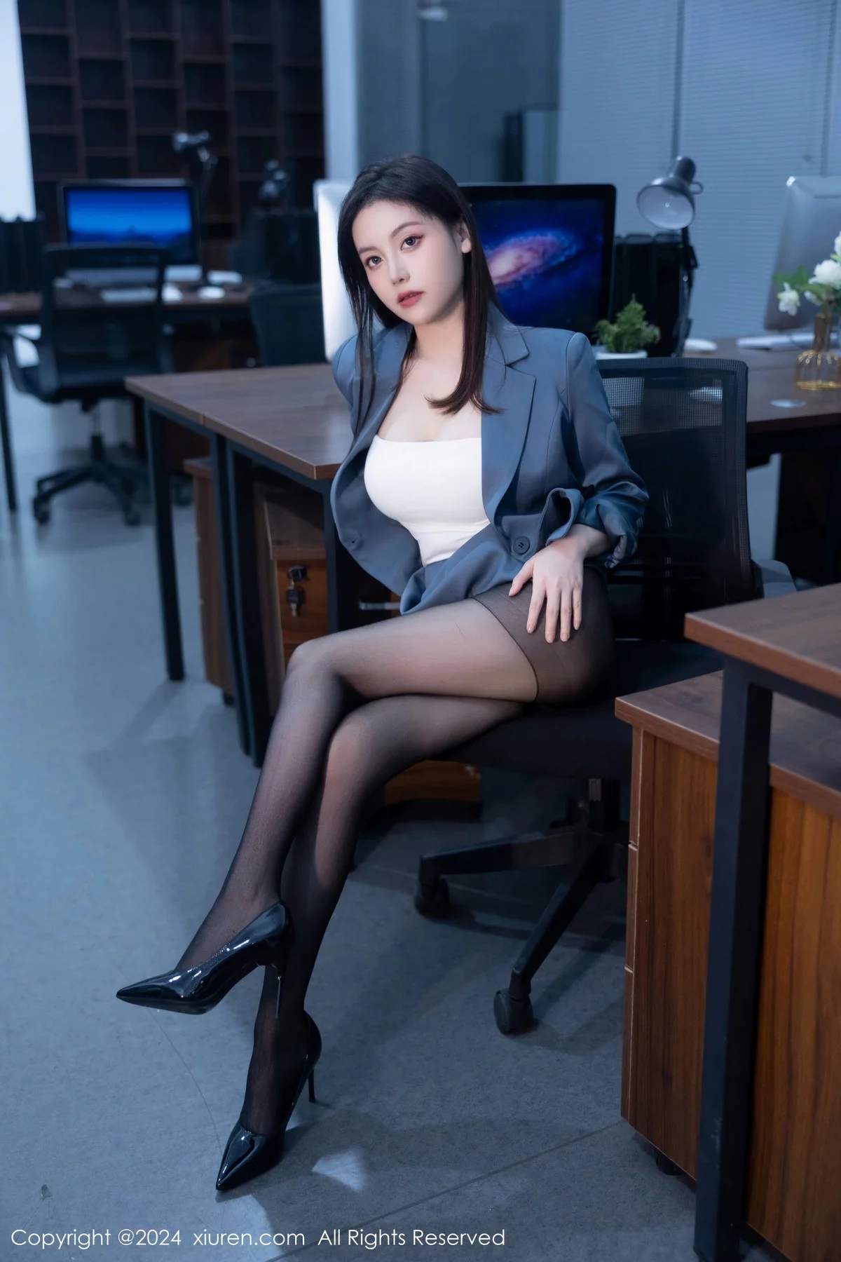 合集公司场景豆瓣酱性感OL装扮配超薄黑丝完美绝美写真 第 57 张