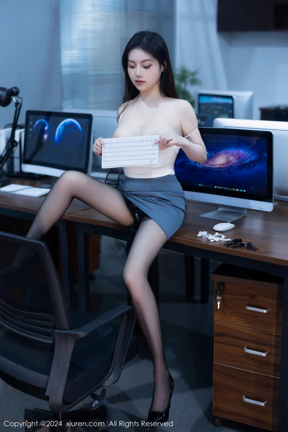 合集公司场景豆瓣酱性感OL装扮配超薄黑丝完美绝美写真 第 6 张