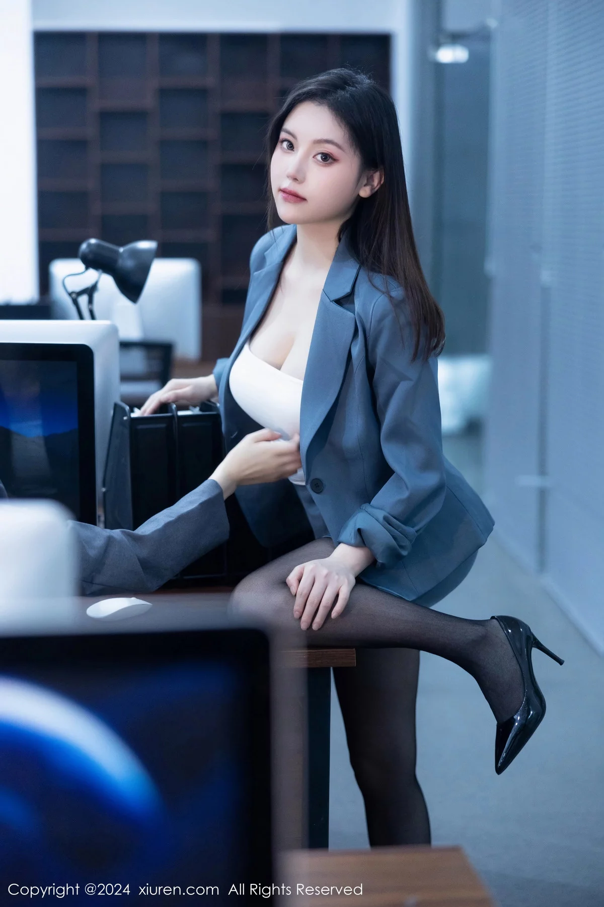 合集公司场景豆瓣酱性感OL装扮配超薄黑丝完美绝美写真 第 67 张